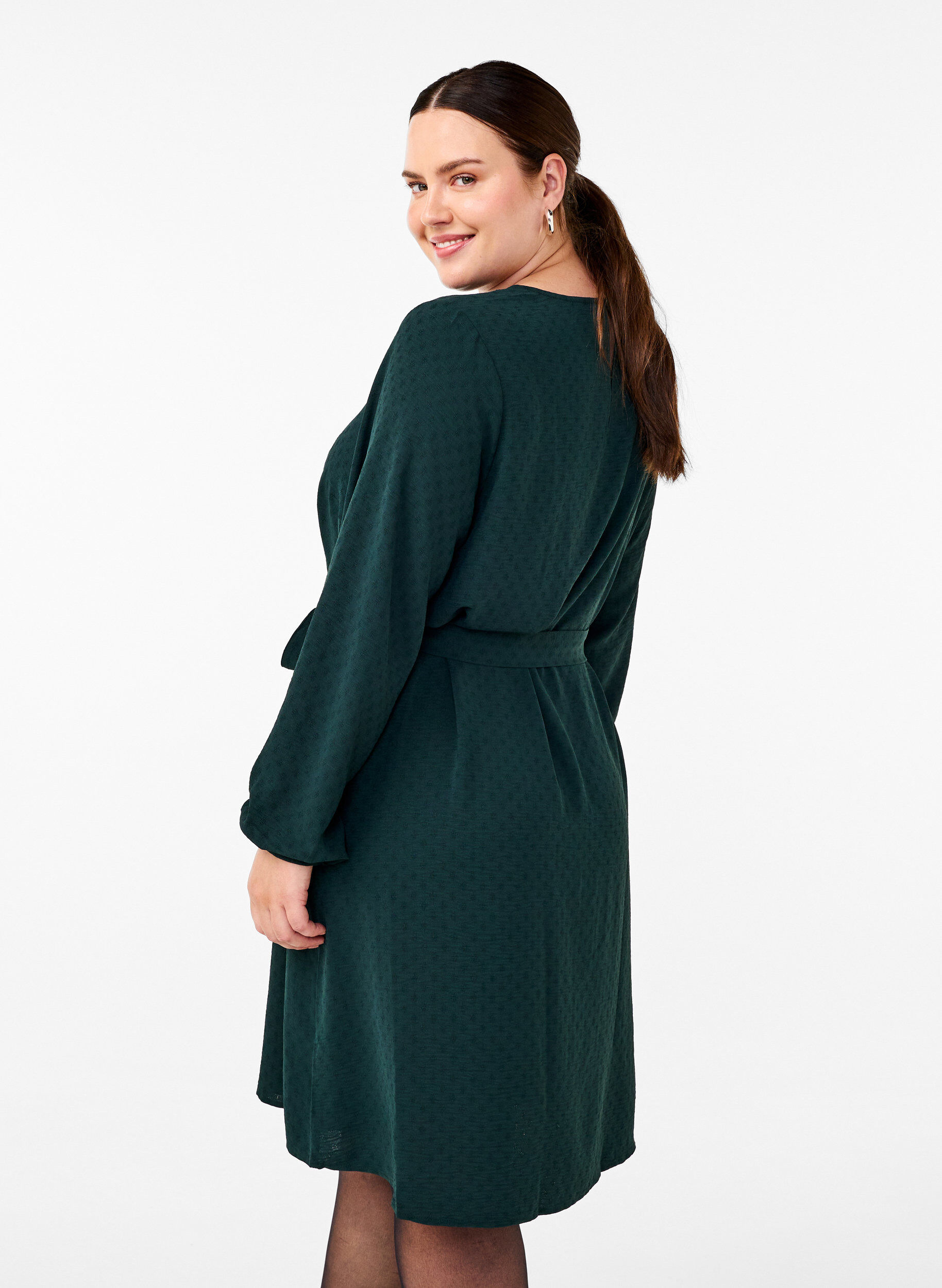 Zizzi Kort strukturerad kl&auml;nning med knytsk&auml;rp, Scarab, Model image number 1