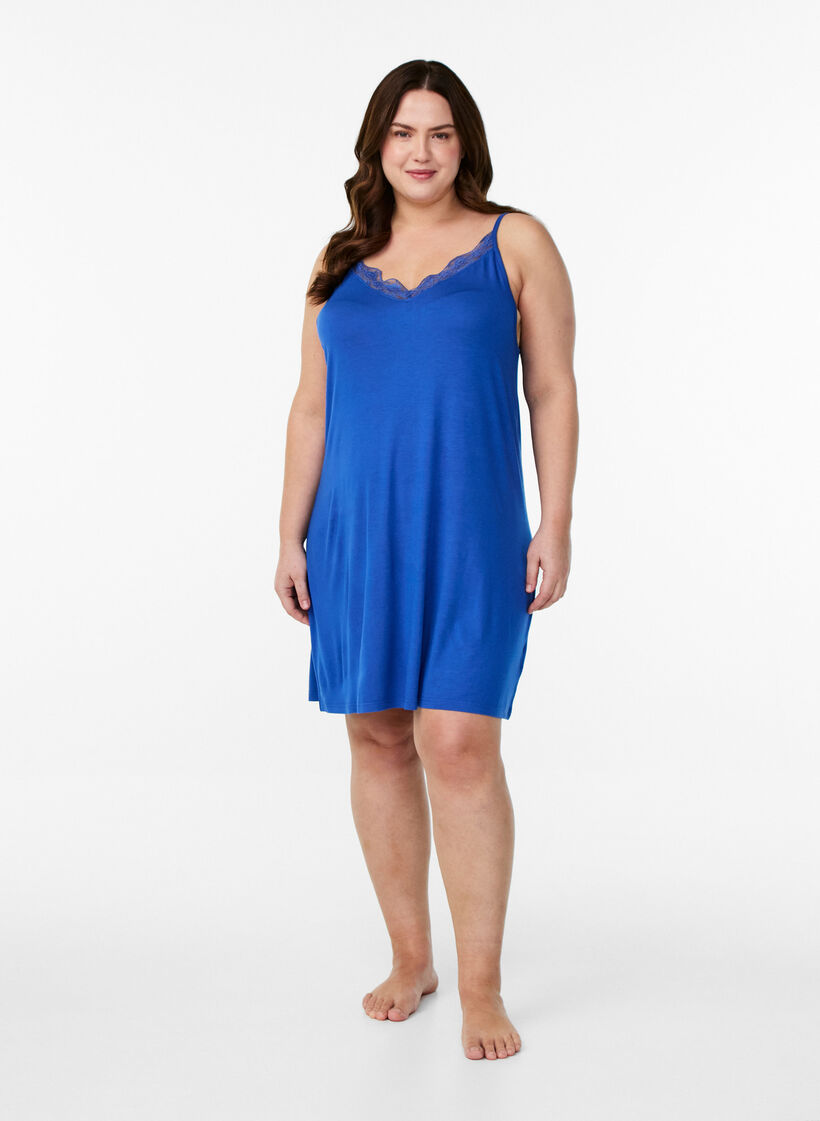 Nattlinne i viskos med spetskant, Bl&aring;, Model image number 1