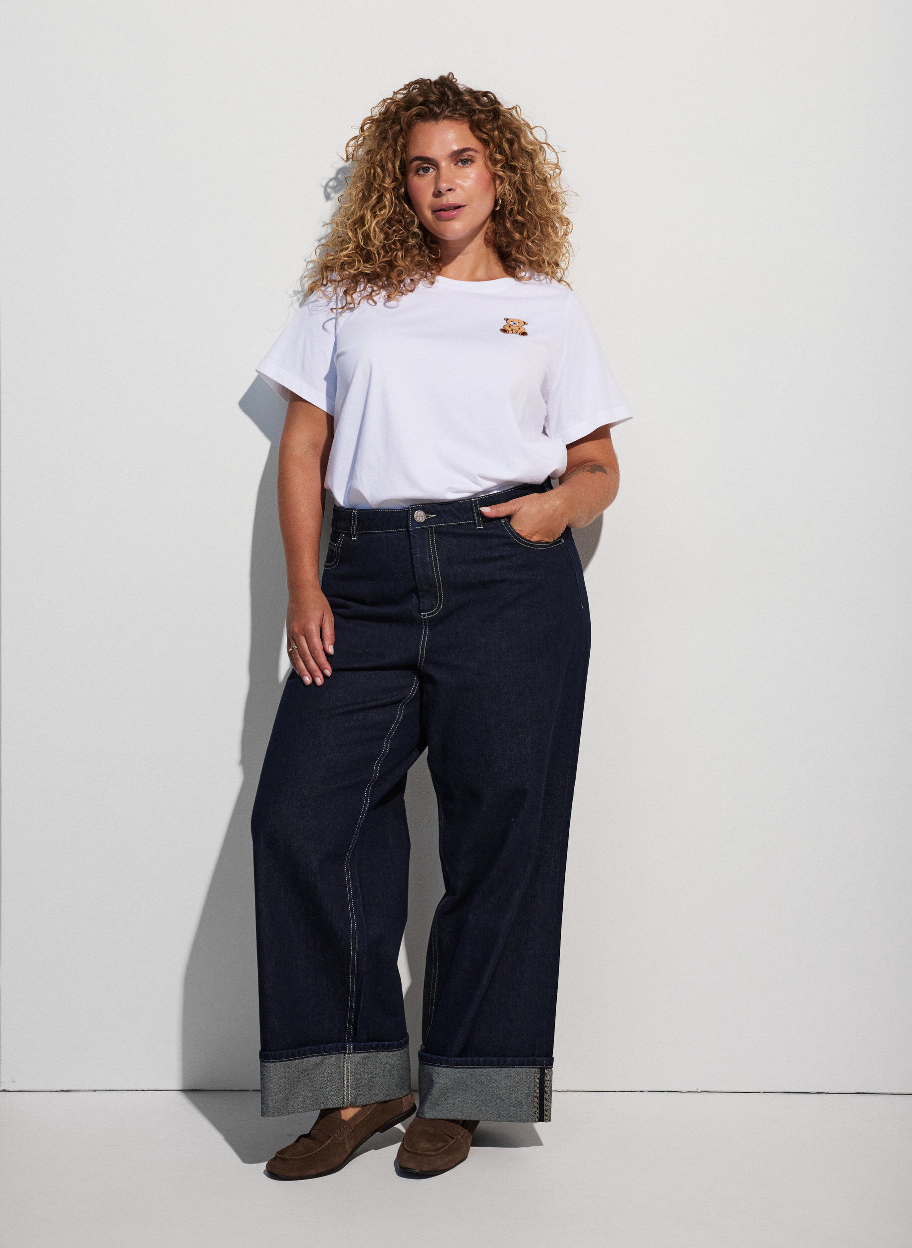 ZizziT-shirt i ekologisk bomull med nallebj&ouml;rnsmotiv, Vit, Model image number 1