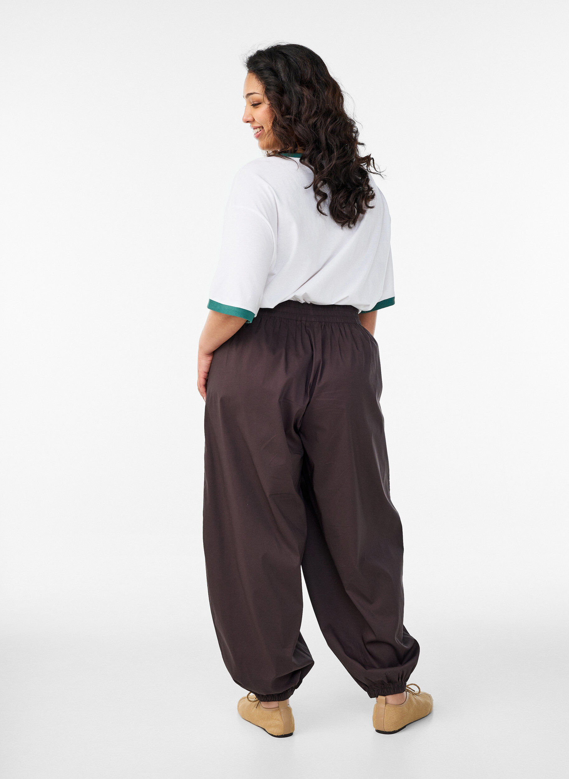 ZizziBallongbyxor med fickor och res&aring;r i midjan, Brun, Model image number 1