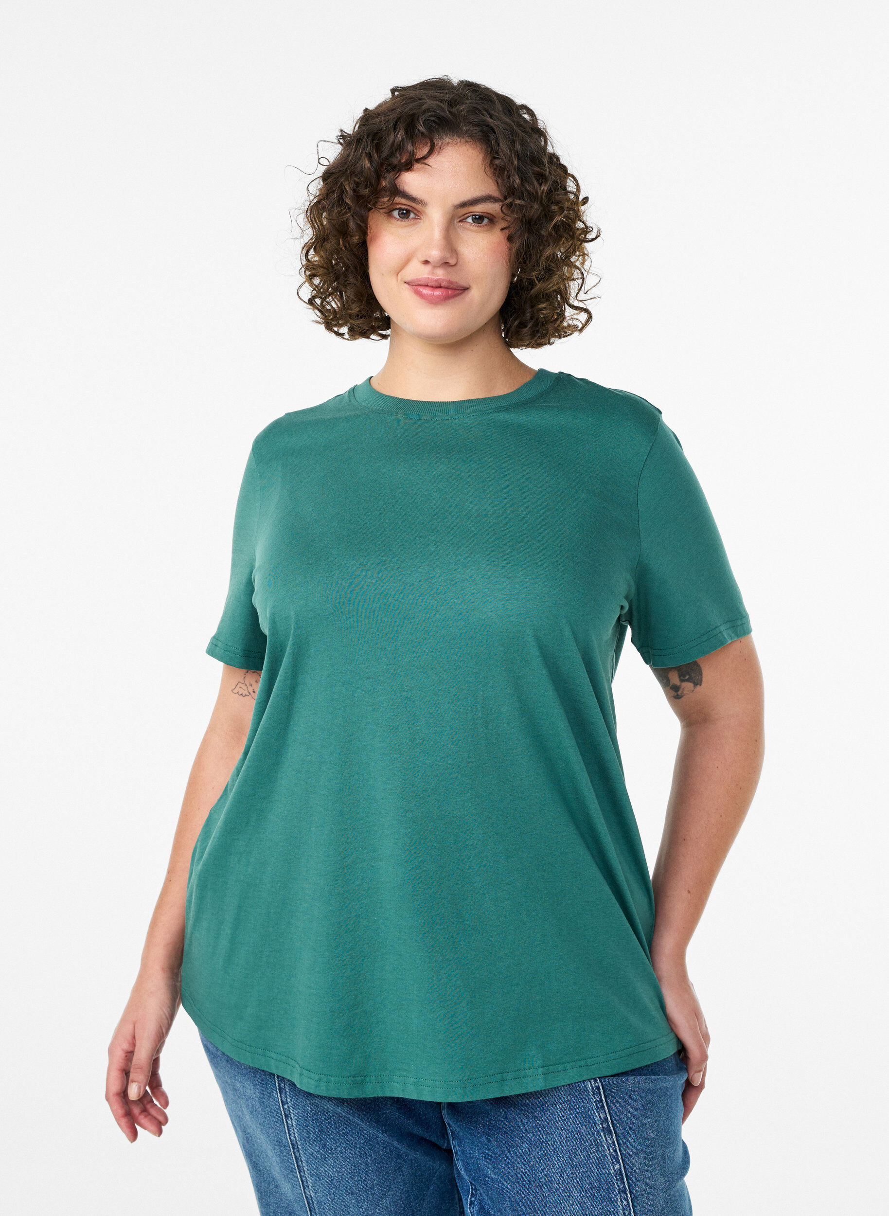 Enkel t-shirt i bomull med rund halsringning, Gr&ouml;n, Model