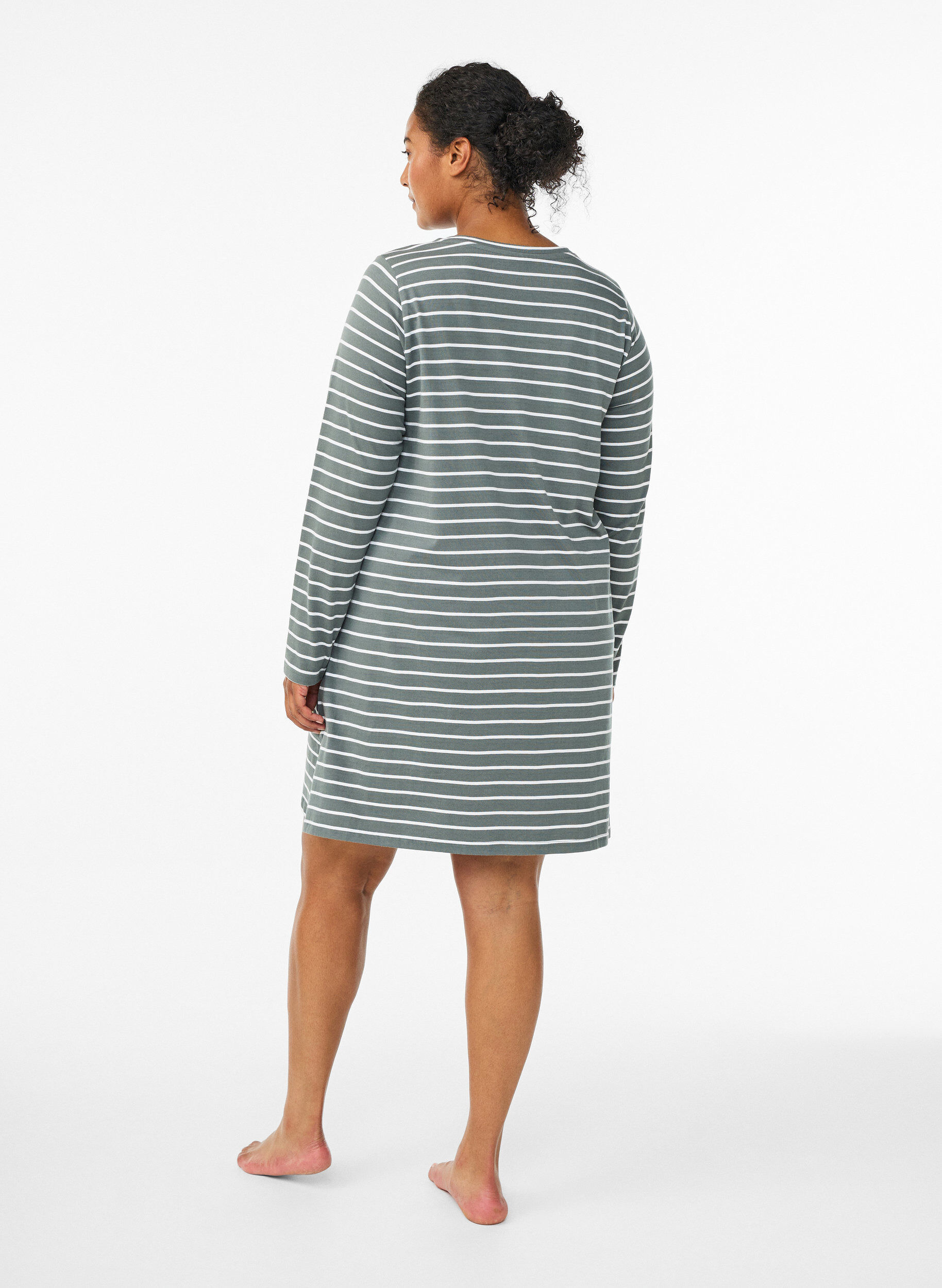 Zizzi Randig nattlinne i ekologisk bomull, Gr&ouml;n, Model image number 2