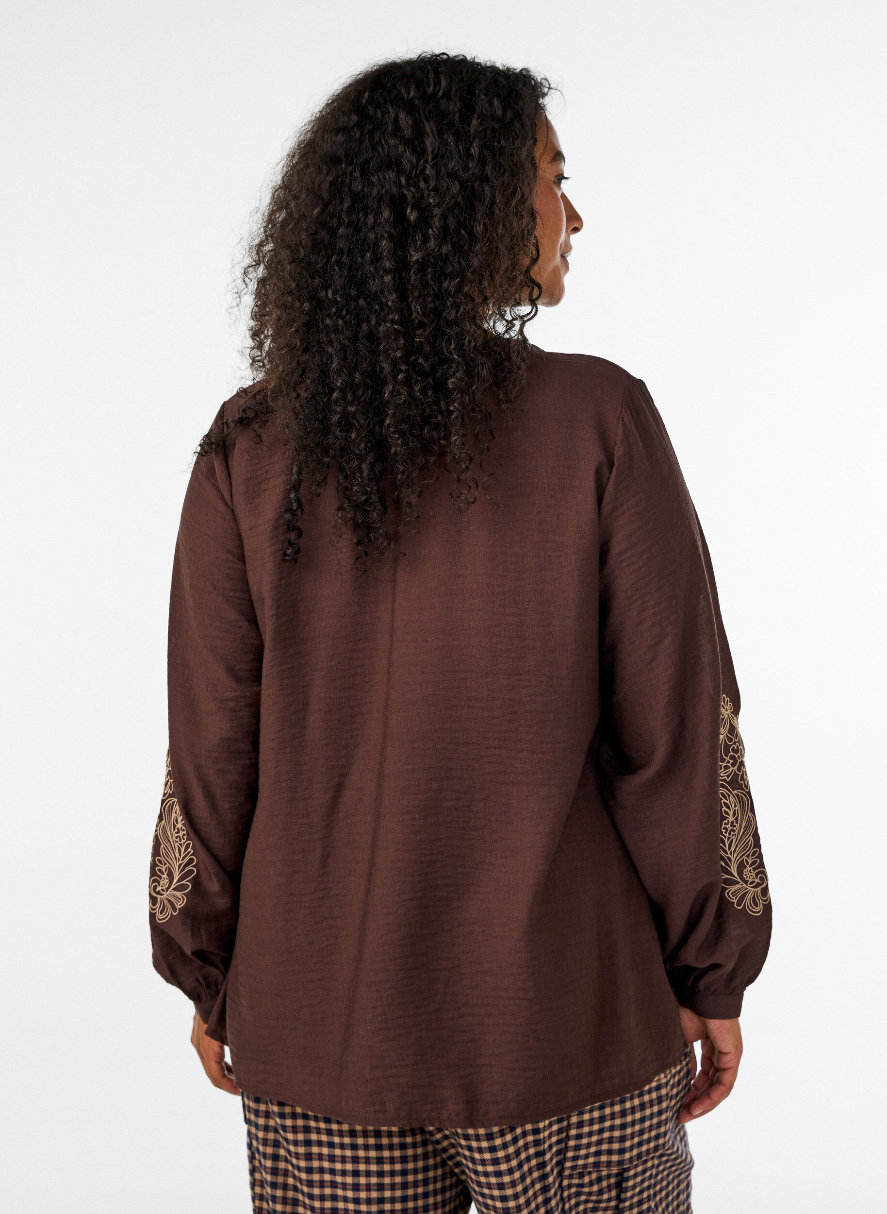 ZizziSkjorta i viskos med broderade &auml;rmar, Brun, Model image number 2