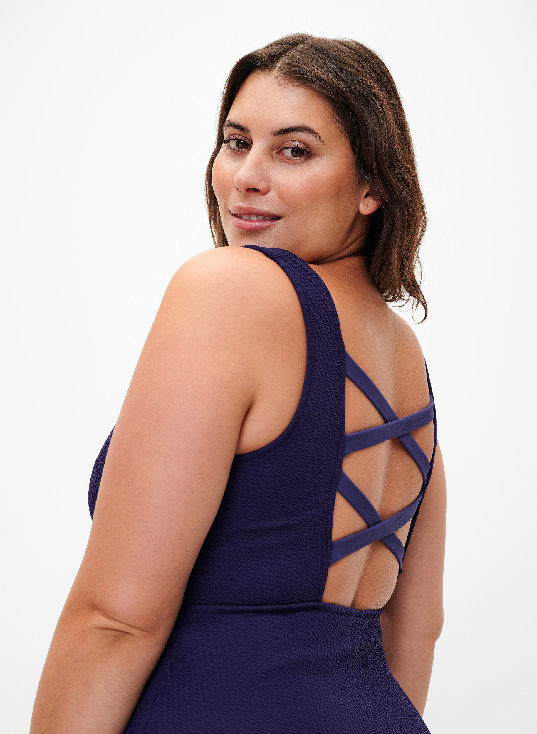 Zizzi Baddr&auml;kt med korsdetalj p&aring; ryggen, Astral Aura, Model image number 2