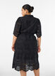 Skjortkl&auml;nning i broderie anglaise med knytb&auml;lte, Svart, Model image number 2