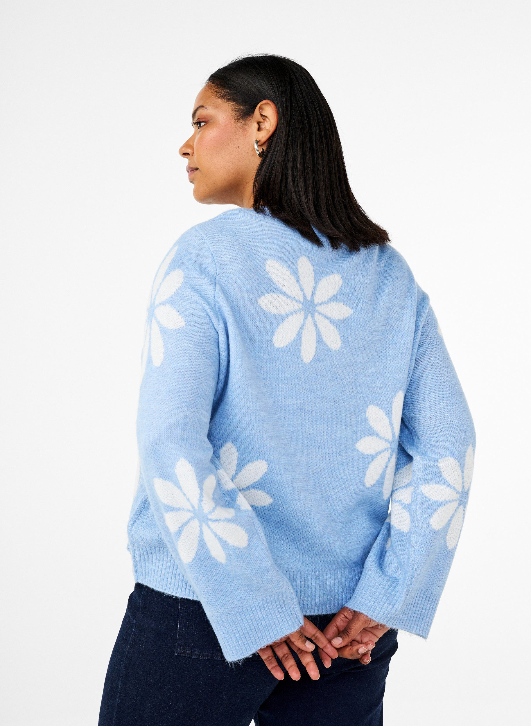 Zizzi Stickad blus med blommor, Della R. Blue Comb, Model image number 1