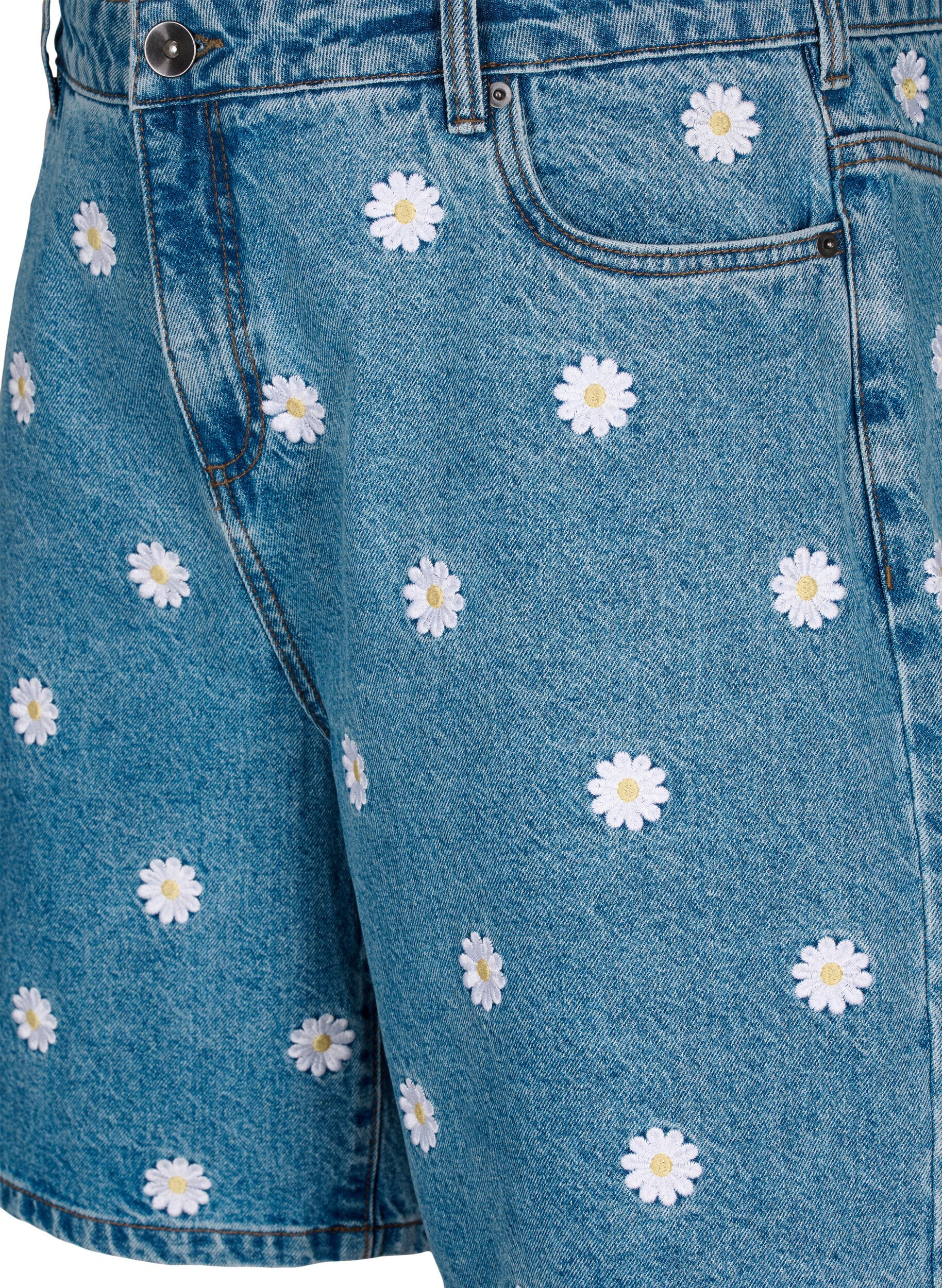 Zizzi Mille shorts med h&ouml;g midja och broderade blommor, L.B. Flower, Packshot image number 2