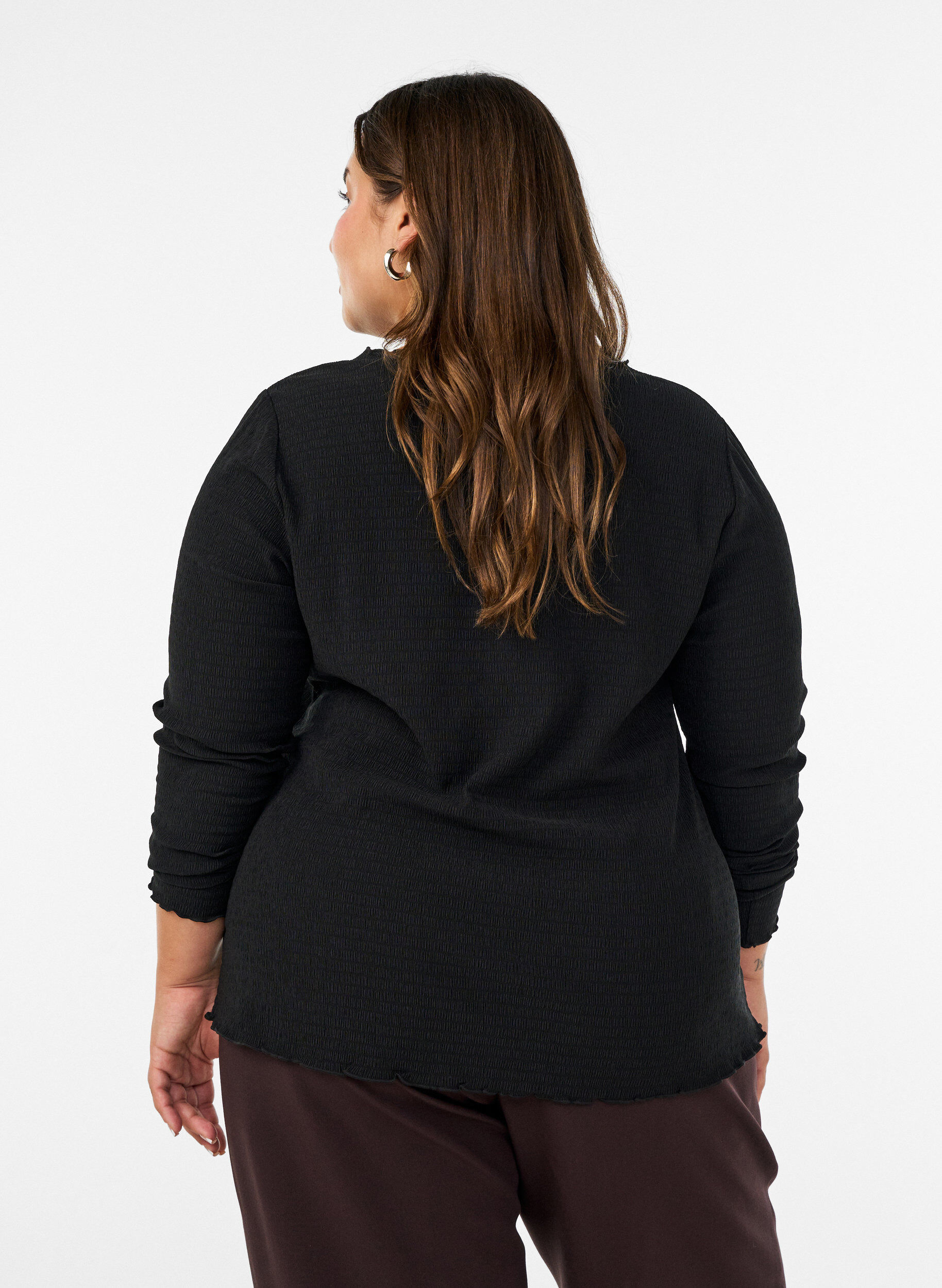 ZizziTexturerad blus med v&aring;giga kanter, Svart, Model image number 2