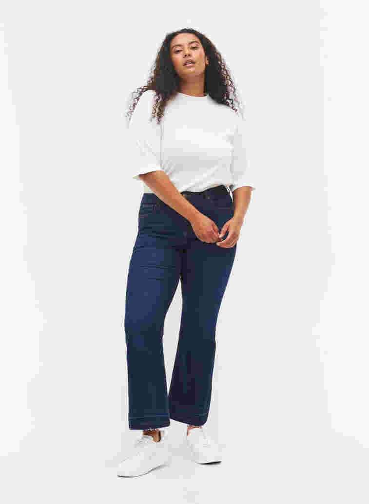 Ellen bootcut jeans med hög midja, Dark blue, Model