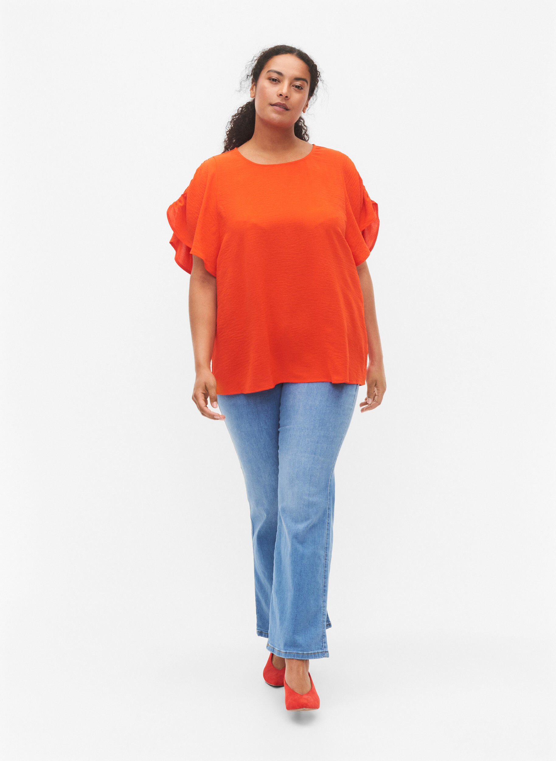 Zizzi Kort&auml;rmad blus med rynkor, Orange.com, Model image number 3