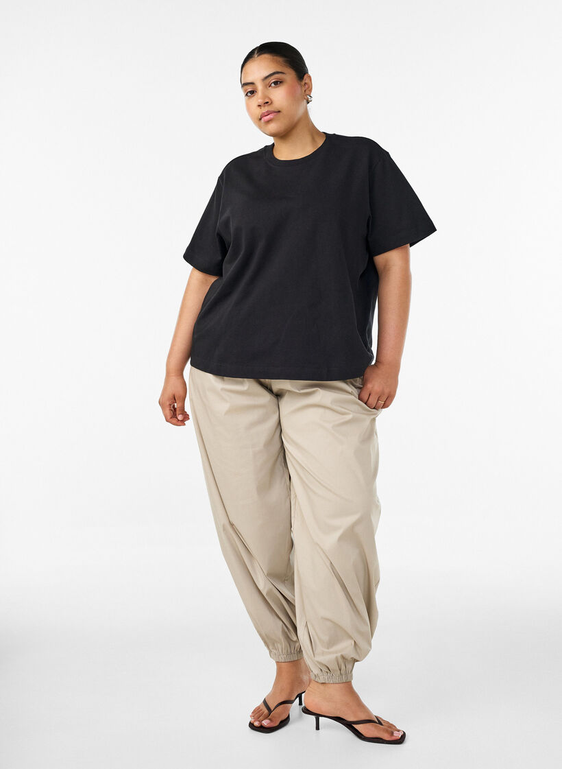 Boxig t-shirt i bomull, Svart, Model image number 1
