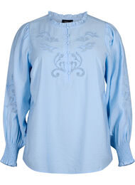 Blus med volanger och Broderie anglaise, Chambray Blue
