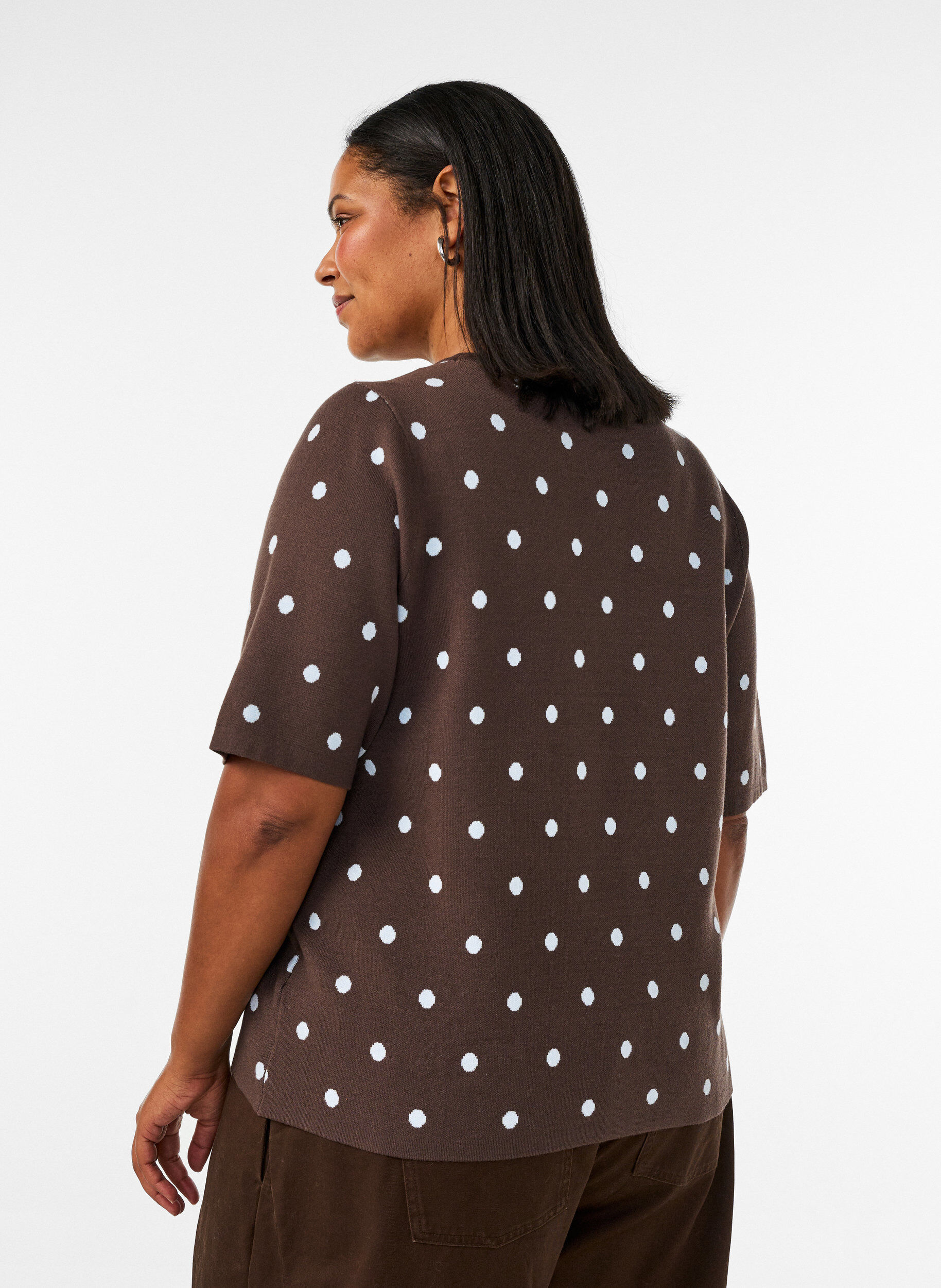ZizziKort&auml;rmad stickad blus med prickar, Brun, Model image number 2