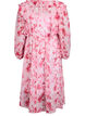Blommig kl&auml;nning i chiffong med volanger och l&aring;nga &auml;rmar, Rosa, Packshot image number 1