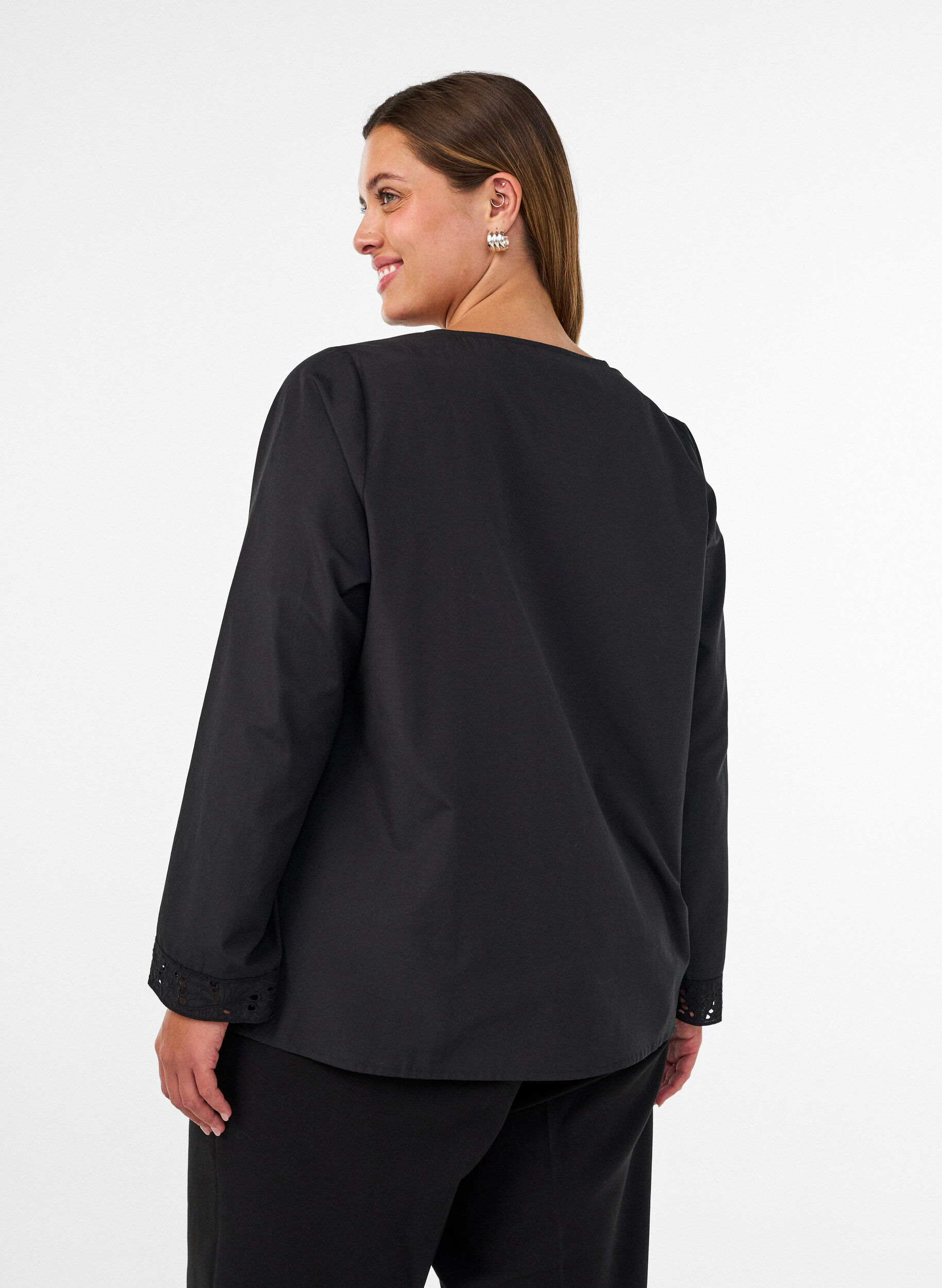 ZizziSkjortblus med broderie anglaise, Svart, Model image number 2