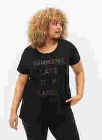  T-shirt till träning med print, Black w. Cardio, Model