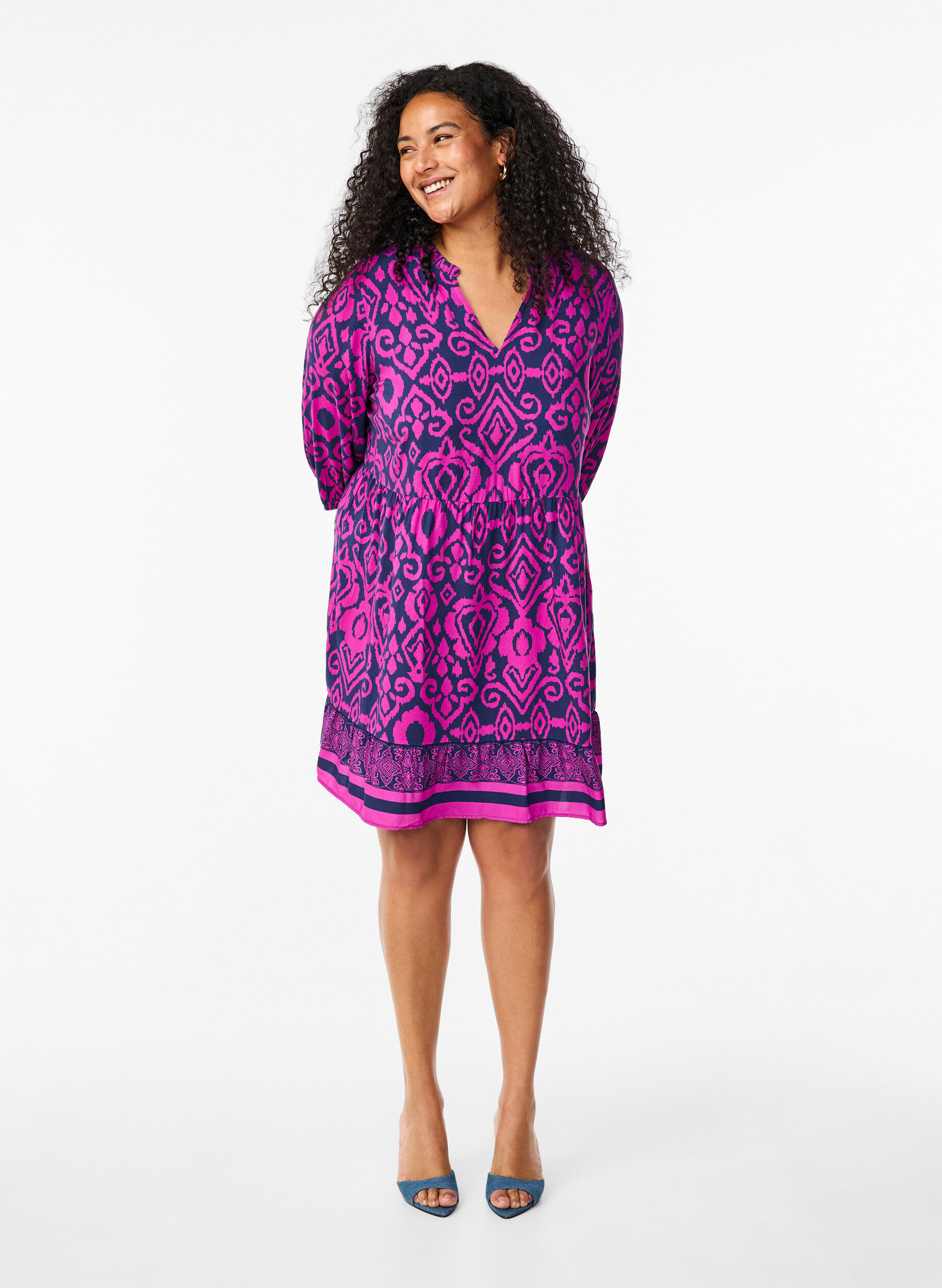 Zizzi Kort A-linjeformad kl&auml;nning med tryck, Night Sky AOP, Model image number 2