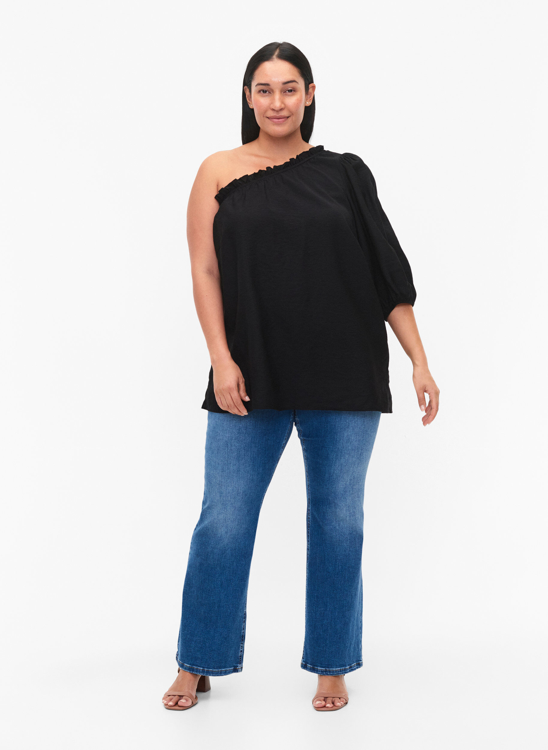 Zizzi One-shoulder blus i viskos, Svart, Model image number 1