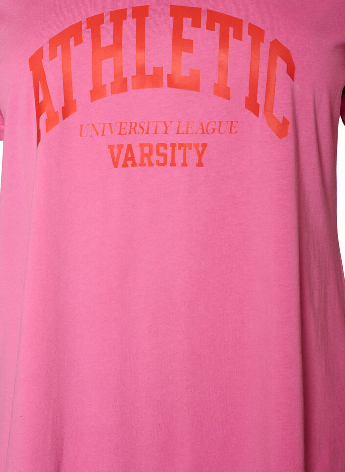 T-shirt i ekologisk bomull med varsity-tryck och v-ringning, Rosa, Packshot image number 2