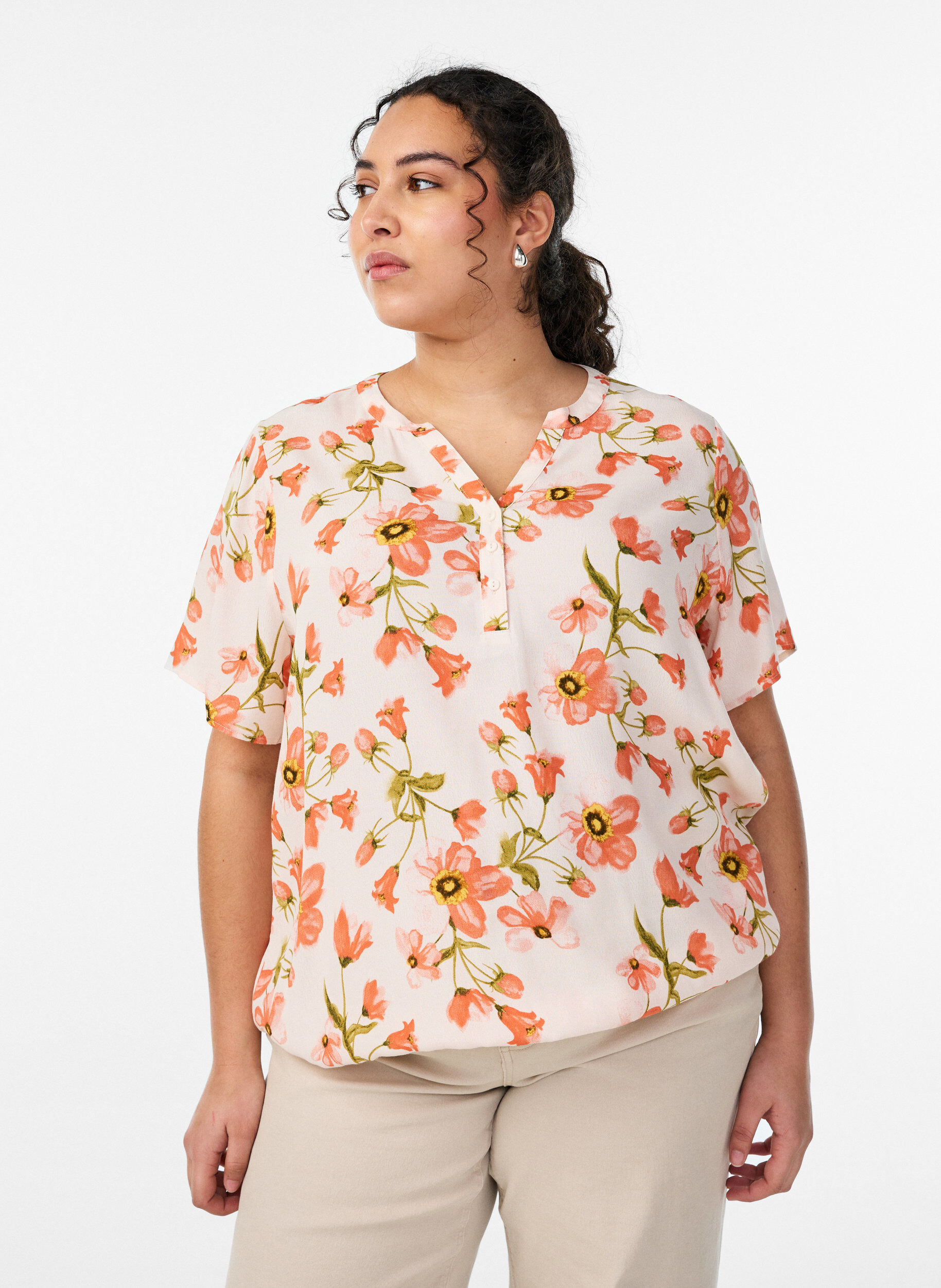 Zizzi Viscose blouse with floral print and short sleeves, Vanilla, Model image number 0