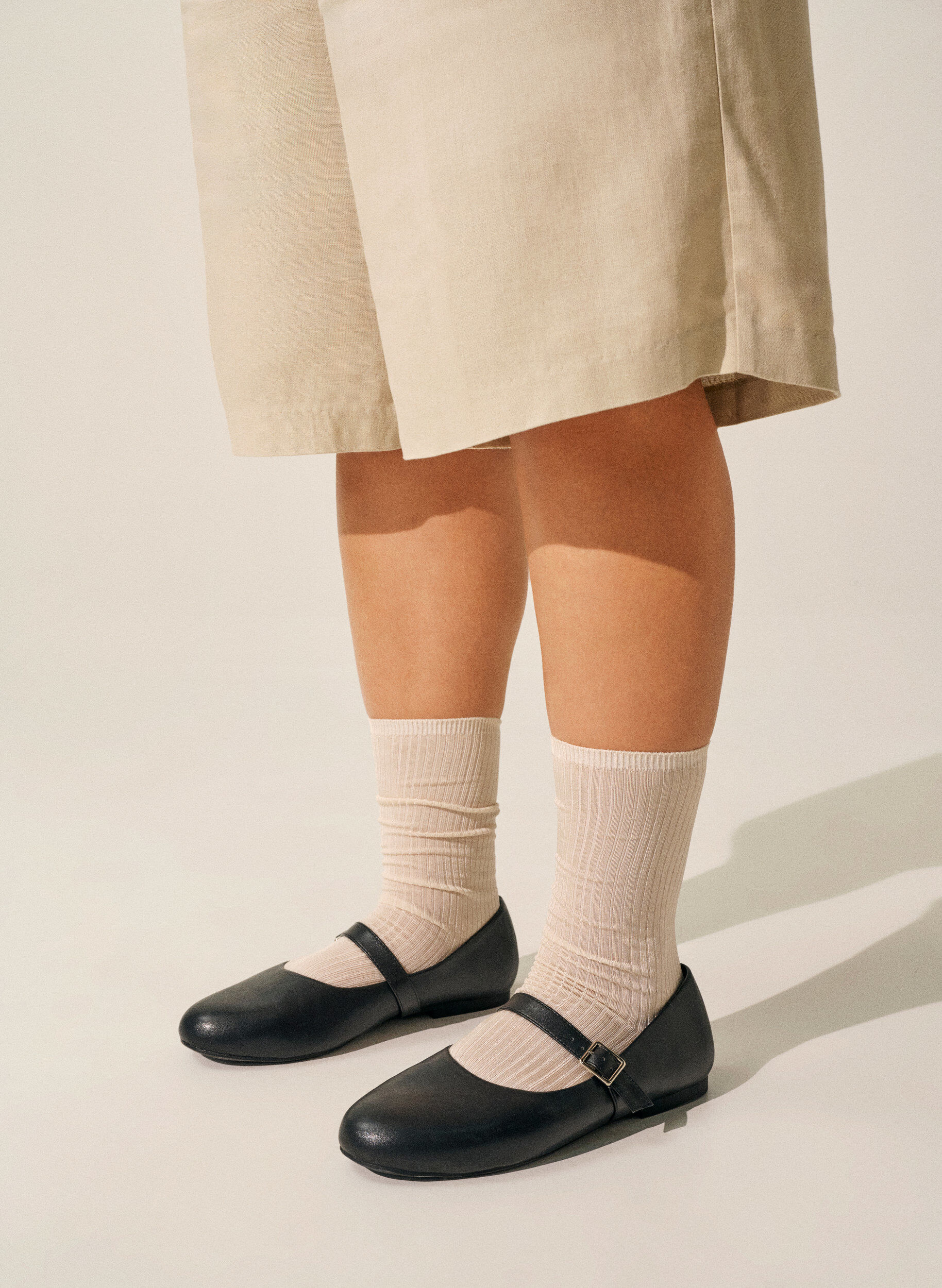 Extra Wide Fit - Ballerina i l&auml;derimitation med rem