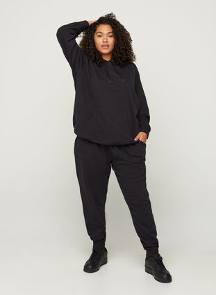 Sweatshirt i bomull med huva och ficka, Black, Model image number 2