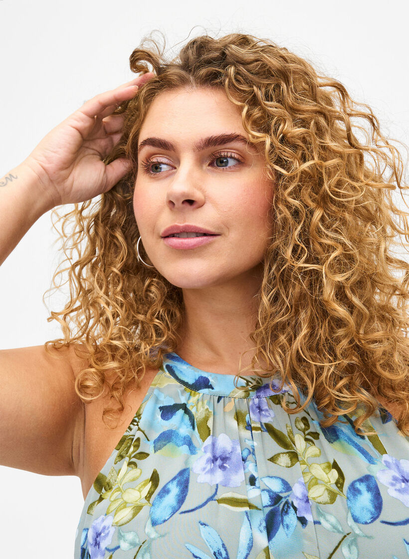 Blommig maxiklänning med halterneck, Wrought Iron AOP, Model image number 3