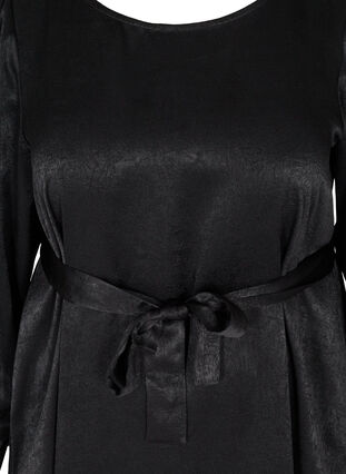 Klänning med struktur och puffärmar, Black, Packshot image number 2