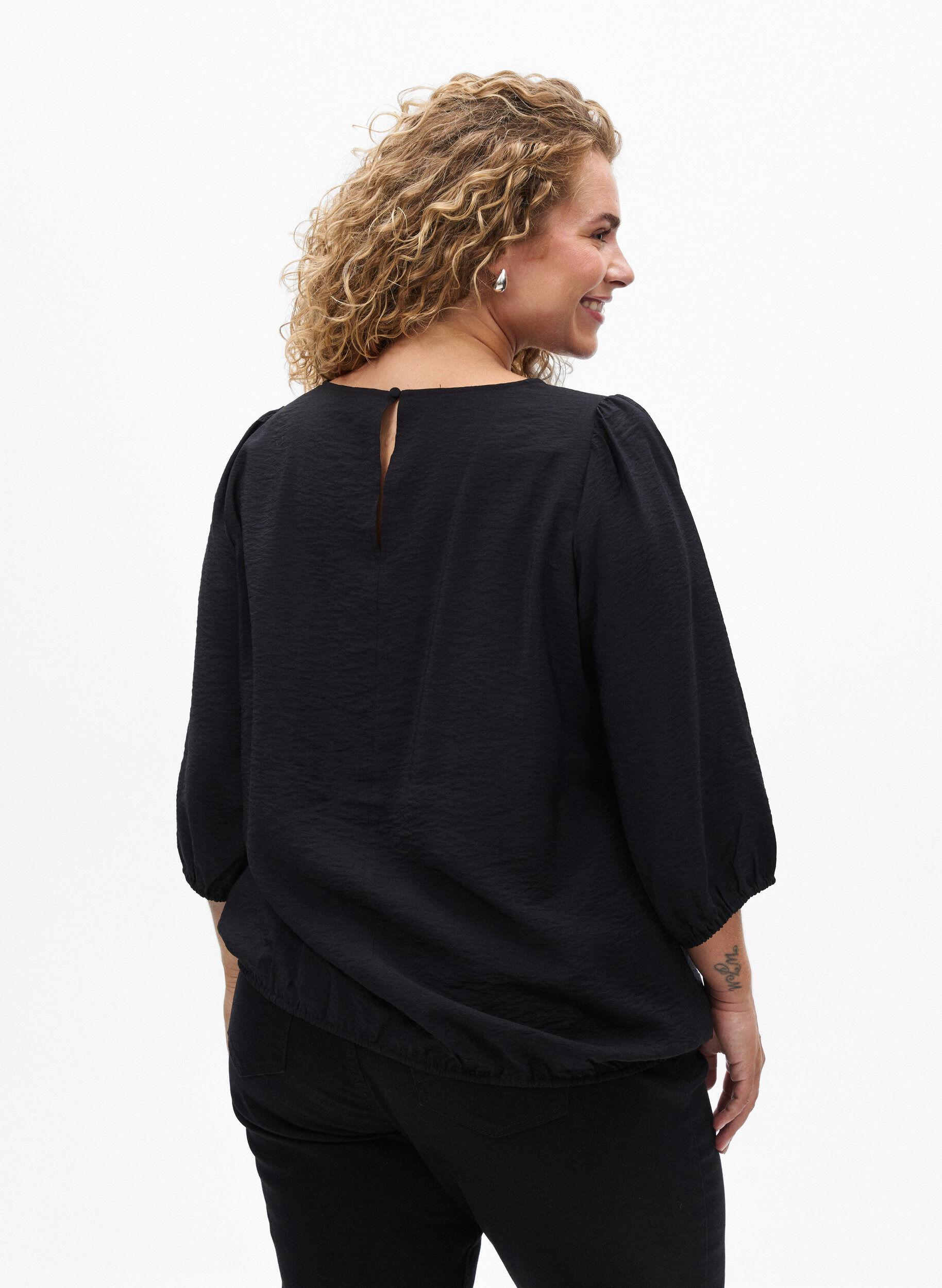 ZizziBlus med 3/4-&auml;rm och spetsdetaljer, Svart, Model image number 2