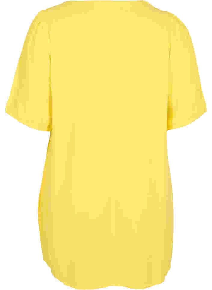 Viskostunika med v-ringning och knappar, Primrose Yellow, Packshot image number 1