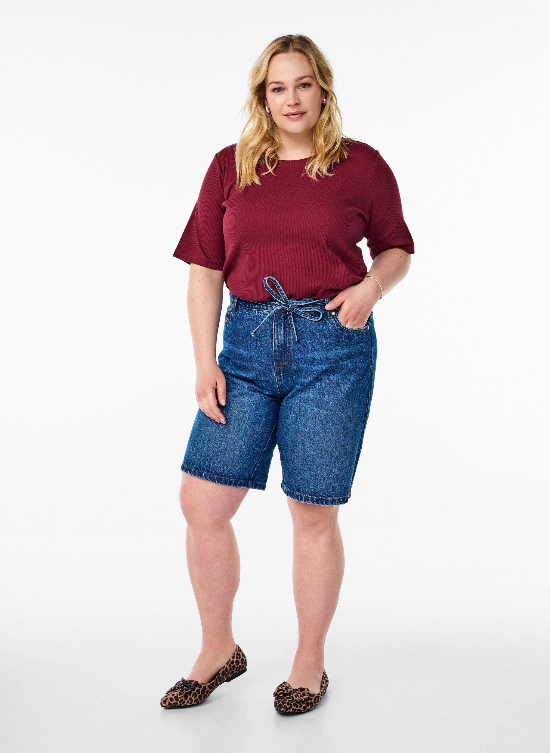 ZizziBlus i ribbad jersey med korta &auml;rmar, M&ouml;rk Bordeaux, Model image number 1