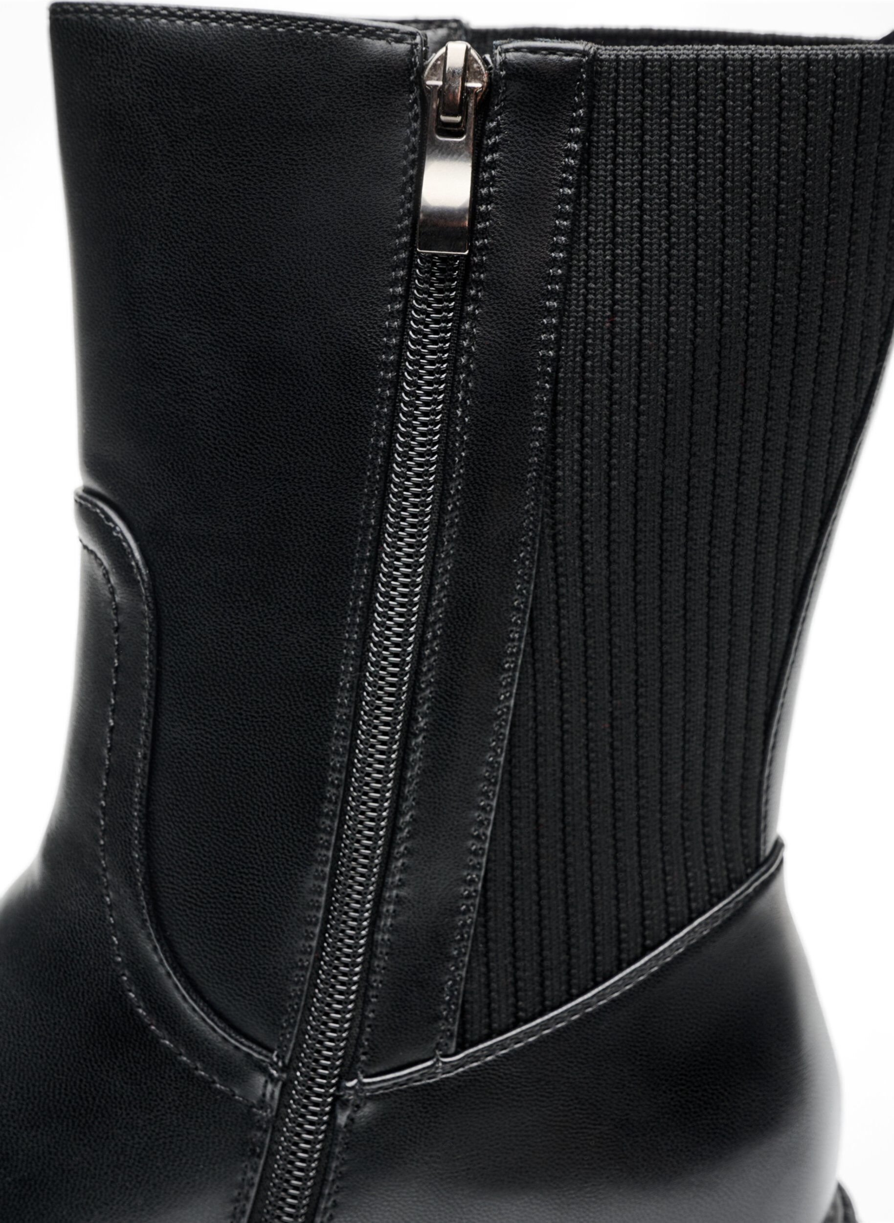 ZizziChelseaboots med chunky sula och ribbade paneler, Svart, Packshot image number 2