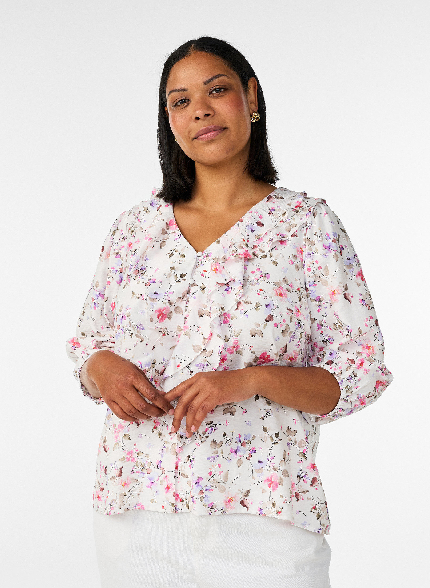 Blus i viskos med blommigt m&ouml;nster och 3/4-&auml;rmar, Vanilla, Model