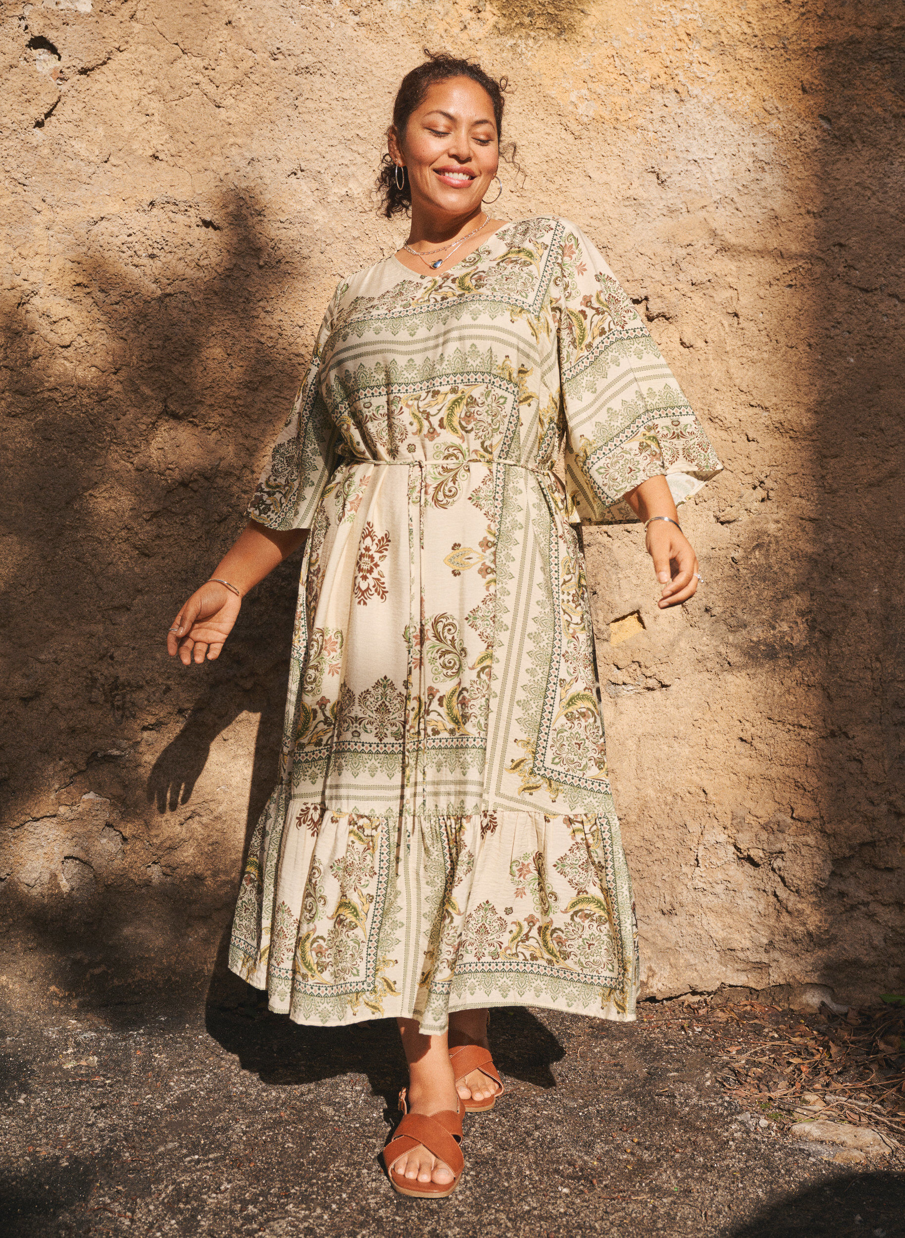 Zizzi M&ouml;nstrad midikl&auml;nning i viskos med knytsk&auml;rp, Gr&ouml;n, Image image number 0