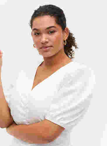 Kortärmad klänning med drapering och struktur, Bright White, Model image number 2