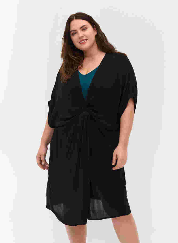 Kortärmad strandklänning i viskos, Black, Model image number 0