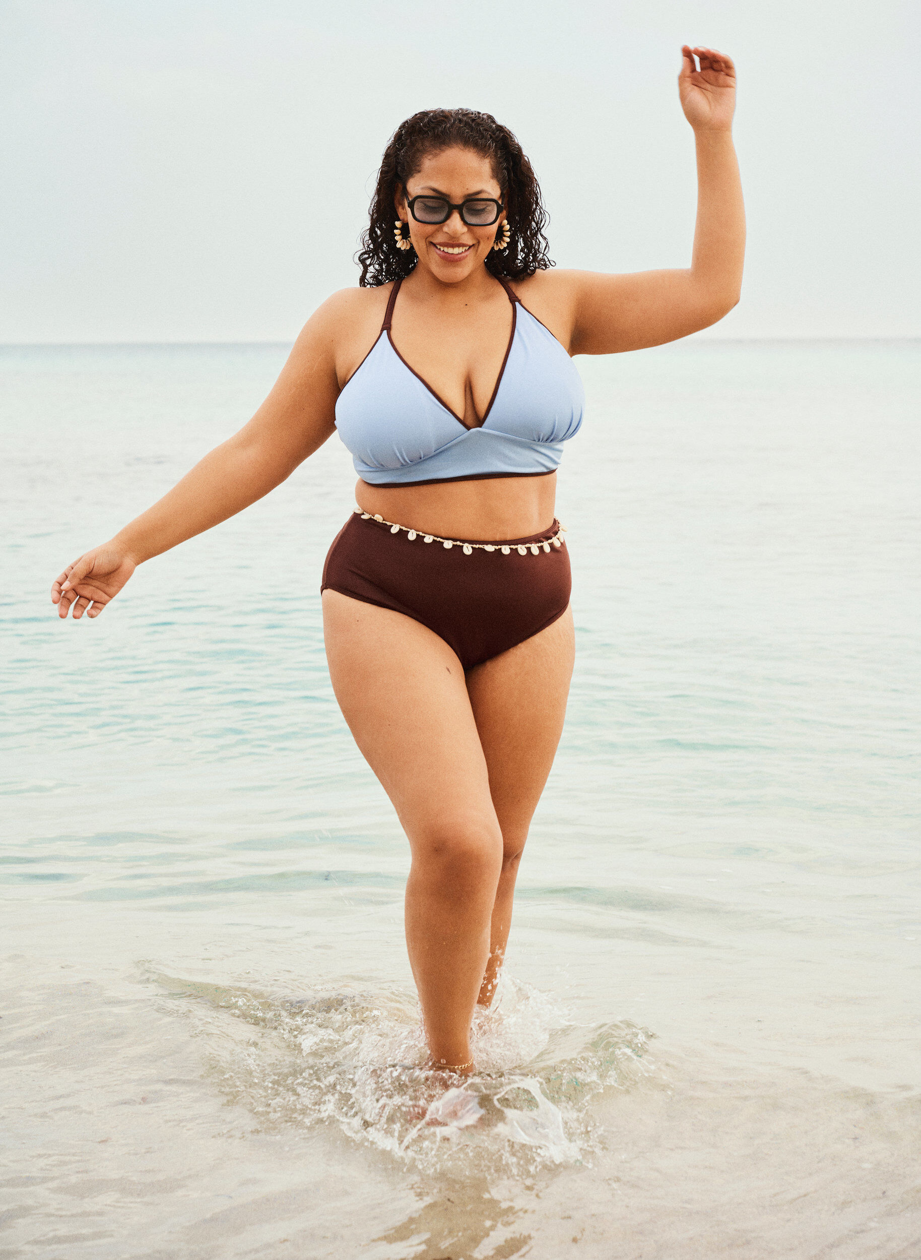 Zizzi V&auml;ndbar bikinitrosa med normal midja, Brun, Image image number 0