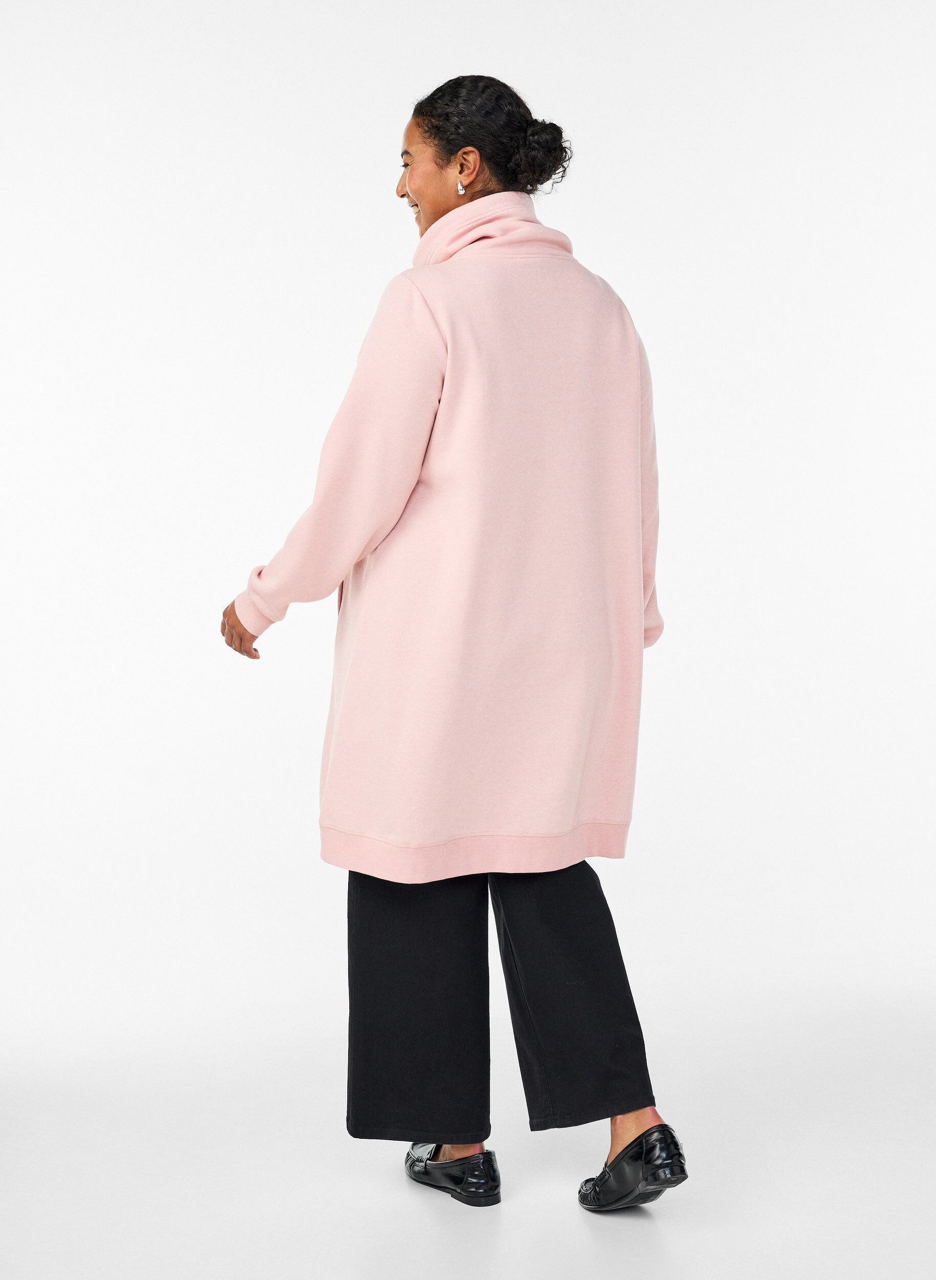 ZizziKort sweatshirtkl&auml;nning med h&ouml;g krage och fickor, Rosa, Model image number 2