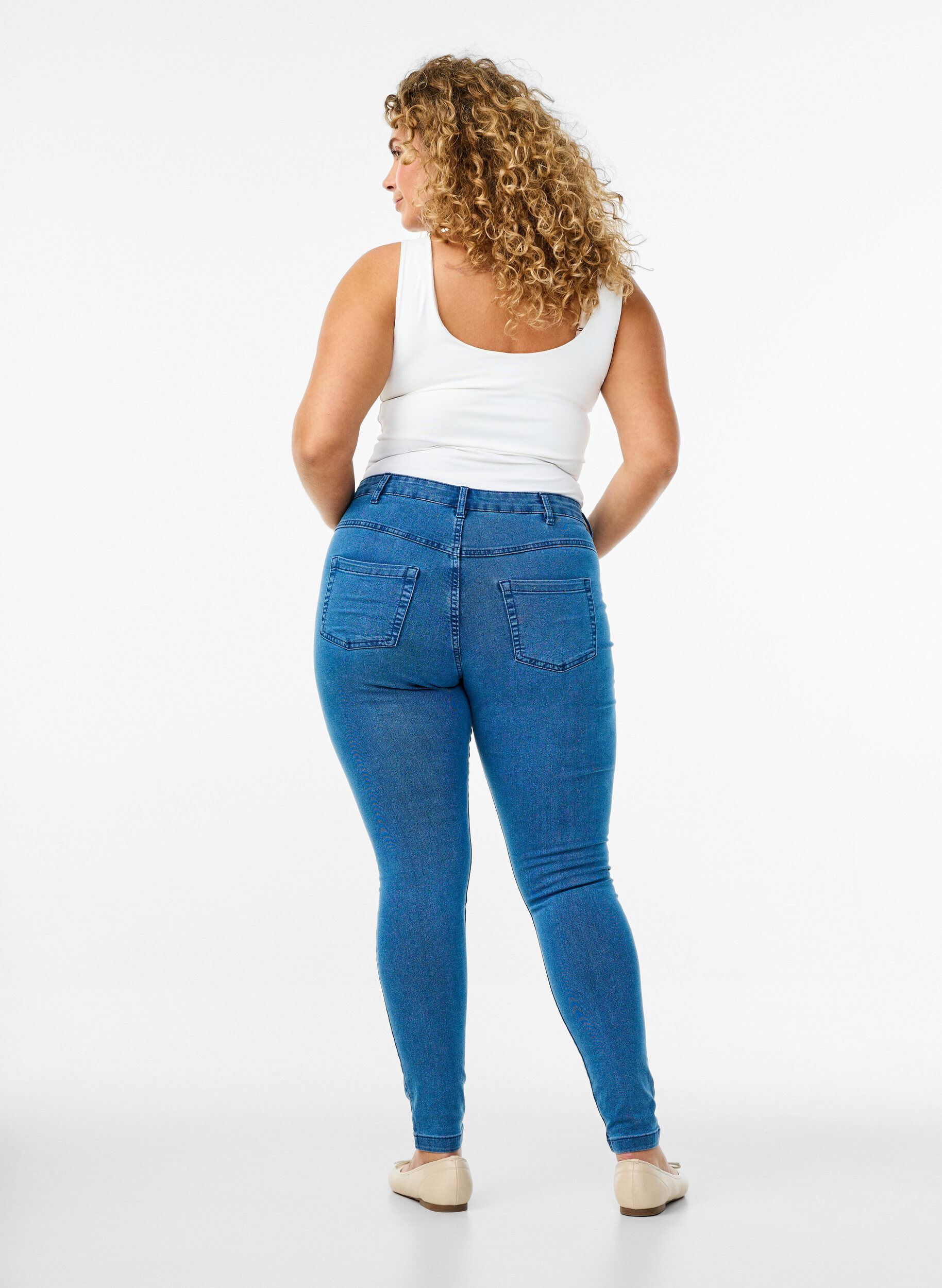 Zizzi Super slim Amy jeans med h&ouml;g midja, Bl&aring;, Model image number 1