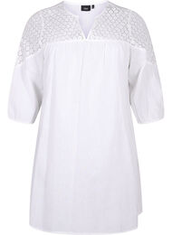 Klänning i bomullsblandning med linne och virkade detaljer, Bright White