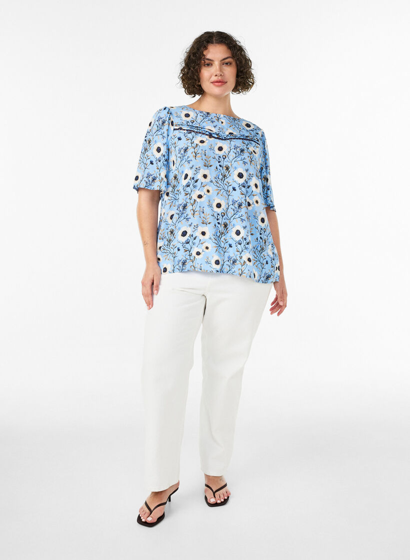 Blommig blus med korta &auml;rmar, Bl&aring;, Model image number 1