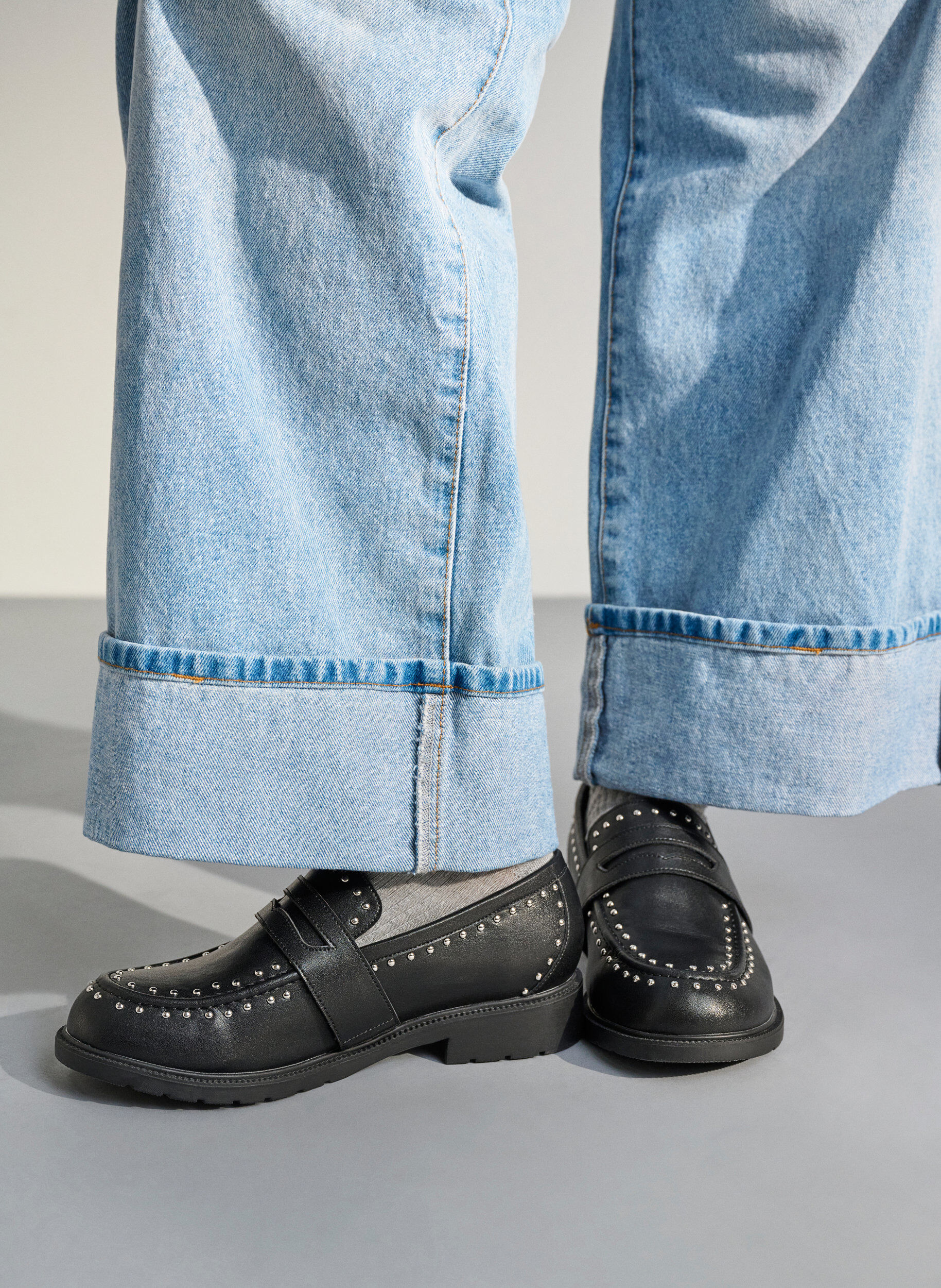 Zizzi Wide fit - Loafers i l&auml;der med nitar, Svart, Image image number 0