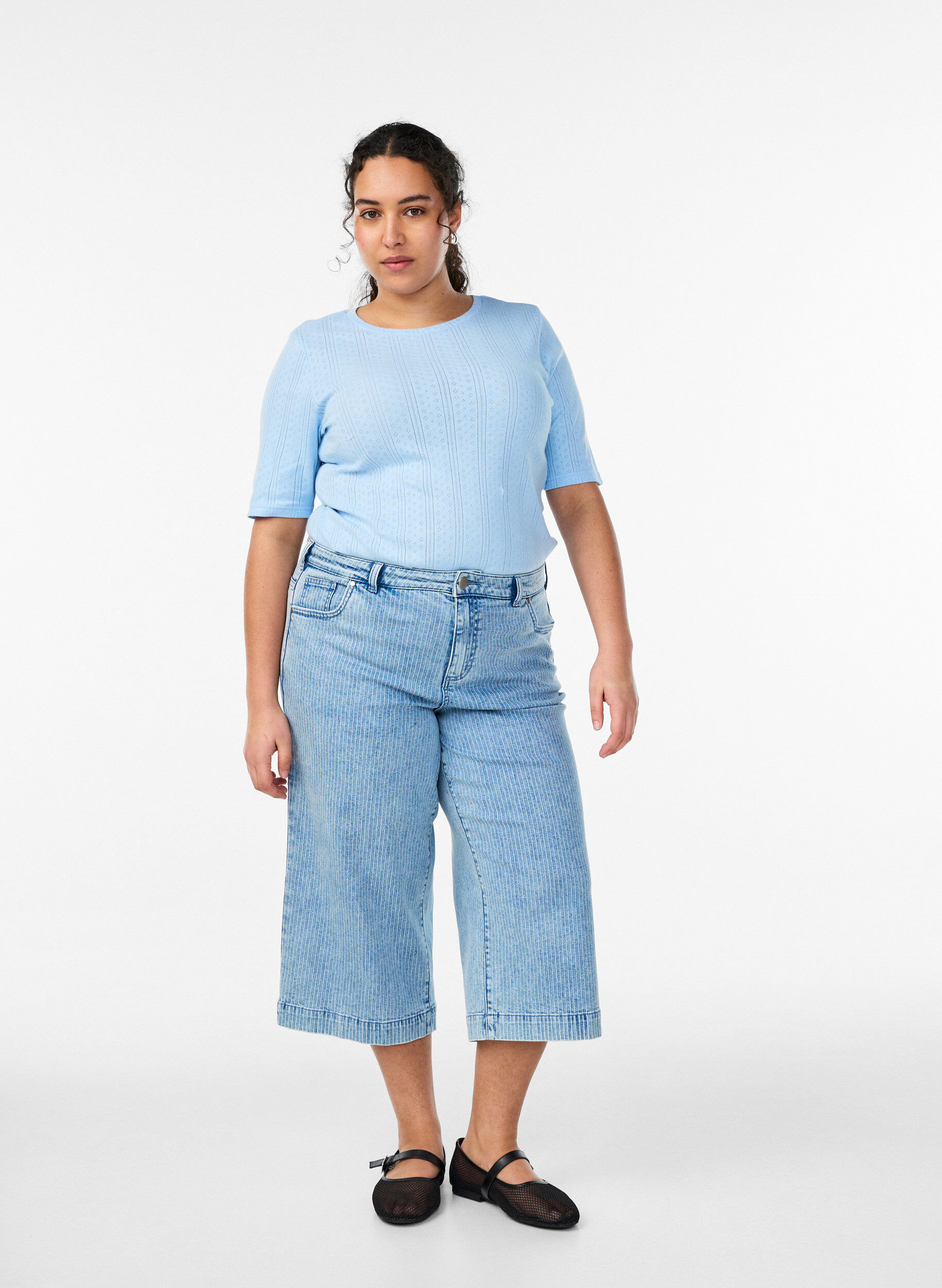 Zizzi Kritstrecksrandiga culottejeans med vida ben, Bl&aring;, Model image number 0