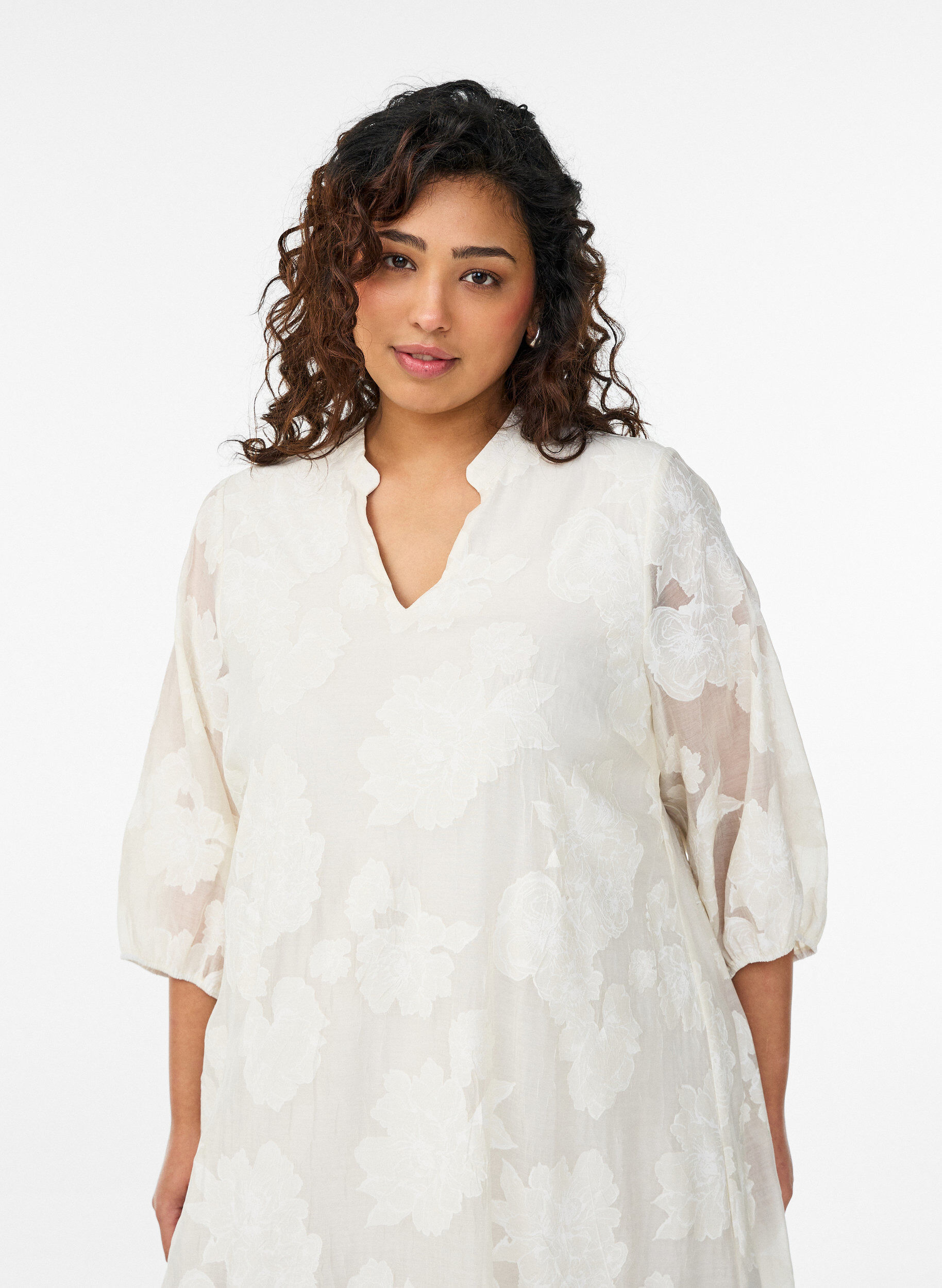 Zizzi Midikl&auml;nning med blommigt m&ouml;nster och genomskinliga 3/4-&auml;rmar, Beige, Model image number 2