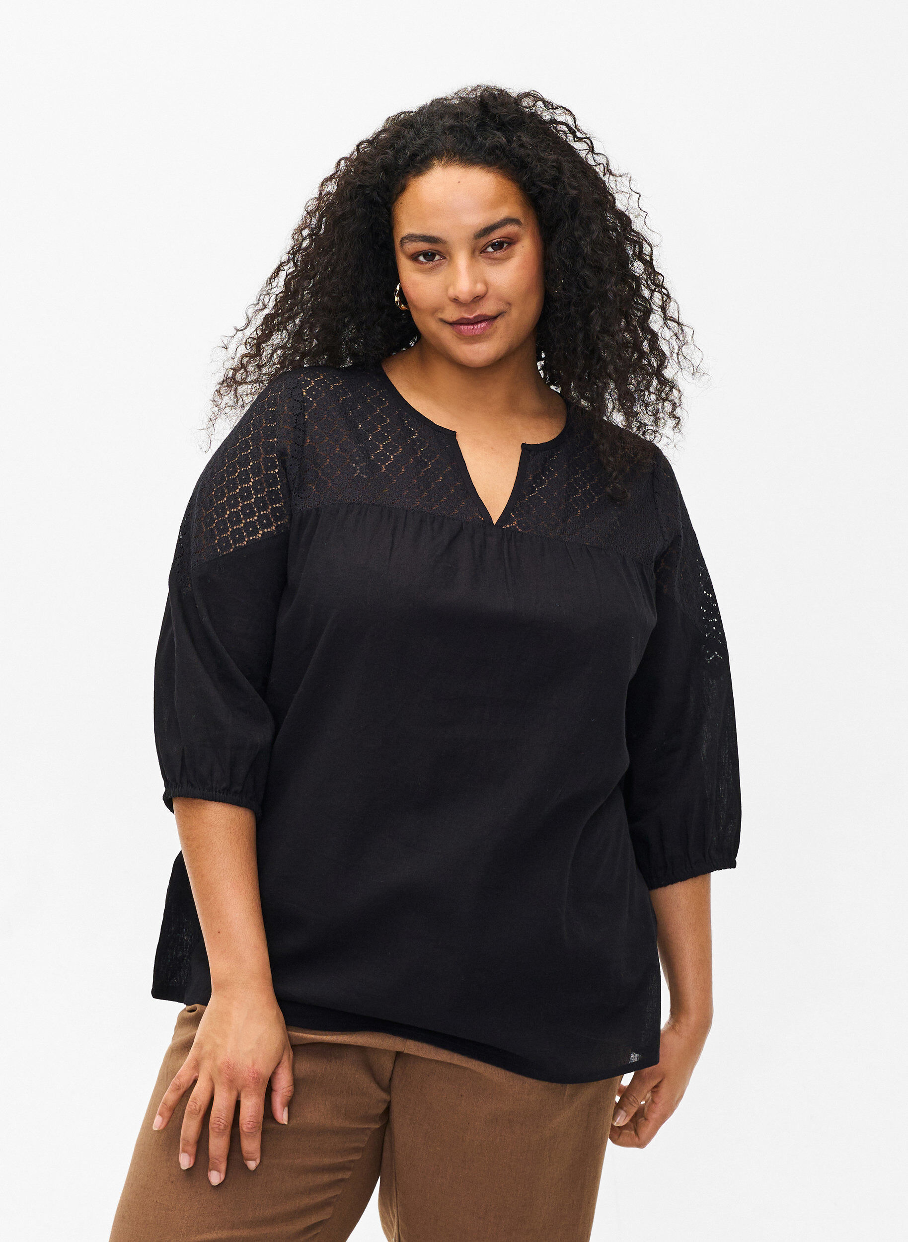 Zizzi Blus i bomullsblandning med linne och virkade detaljer, Black, Model image number 0
