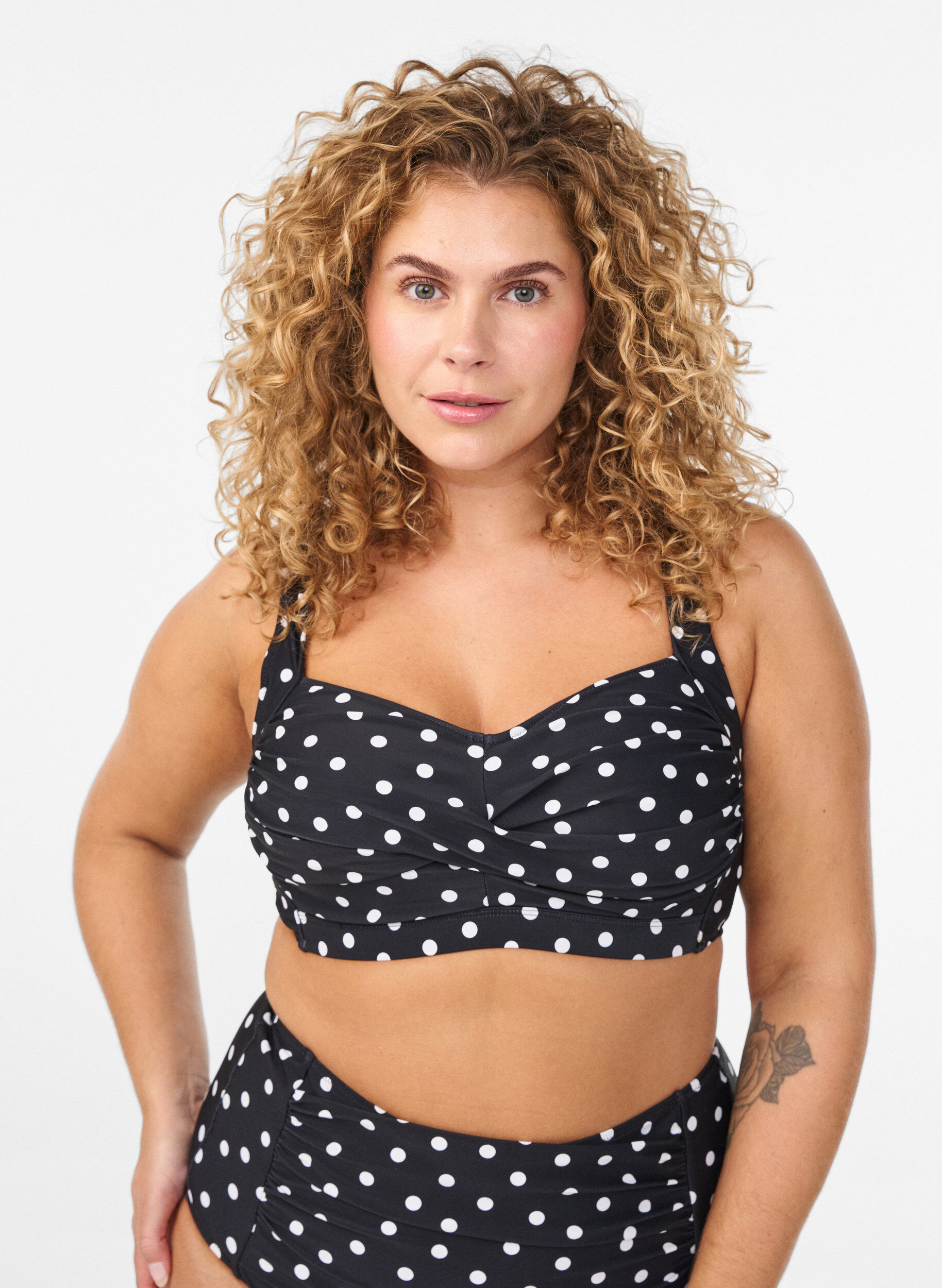 Vadderad bikinitopp med tryck, Svart, Model
