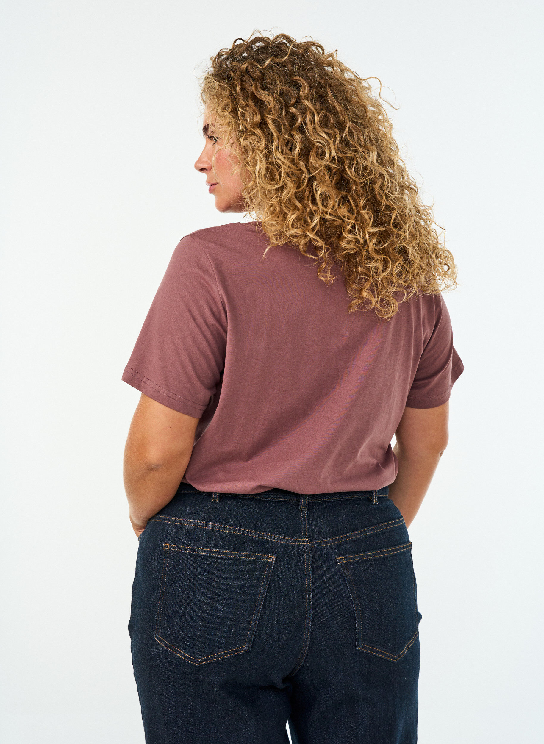 ZizziT-shirt i bomull med tryck framtill och v-ringning, Rosa, Model image number 2