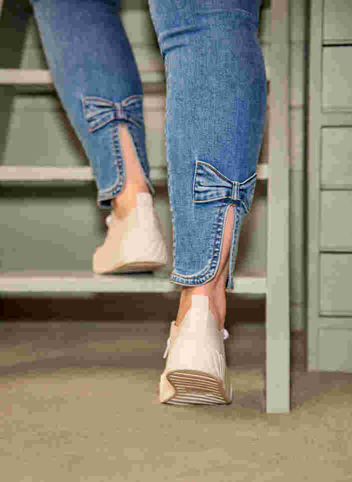 Croppade Amy jeans med hög midja och rosett, Blue denim, Image image number 1