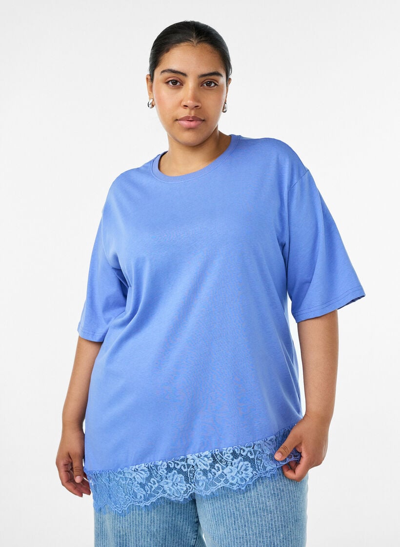 T-shirt med asymmetrisk spetskant, Lila, Model image number 0