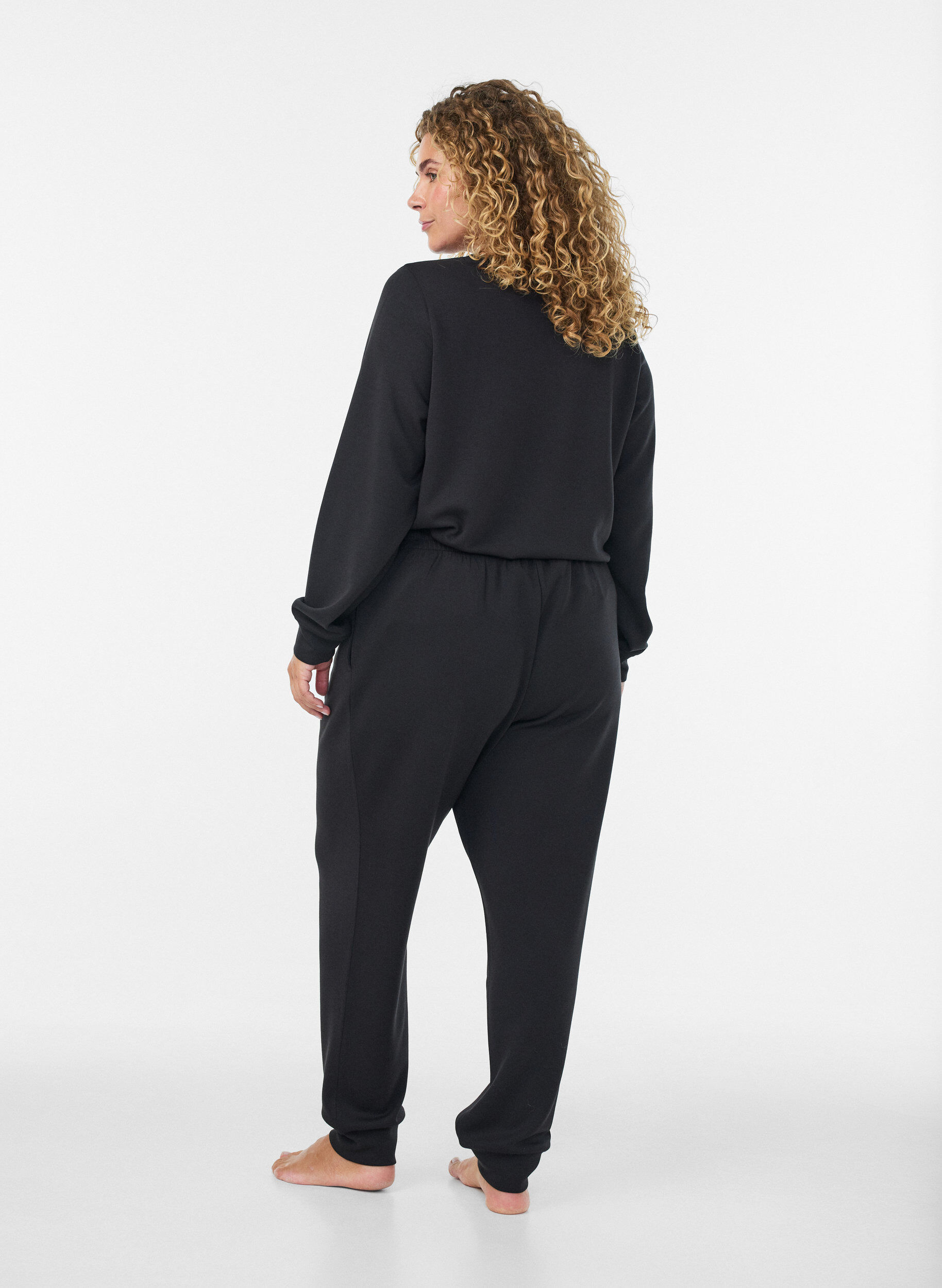 ZizziByxor i jersey med h&ouml;g midja och fickor, Svart, Model image number 1